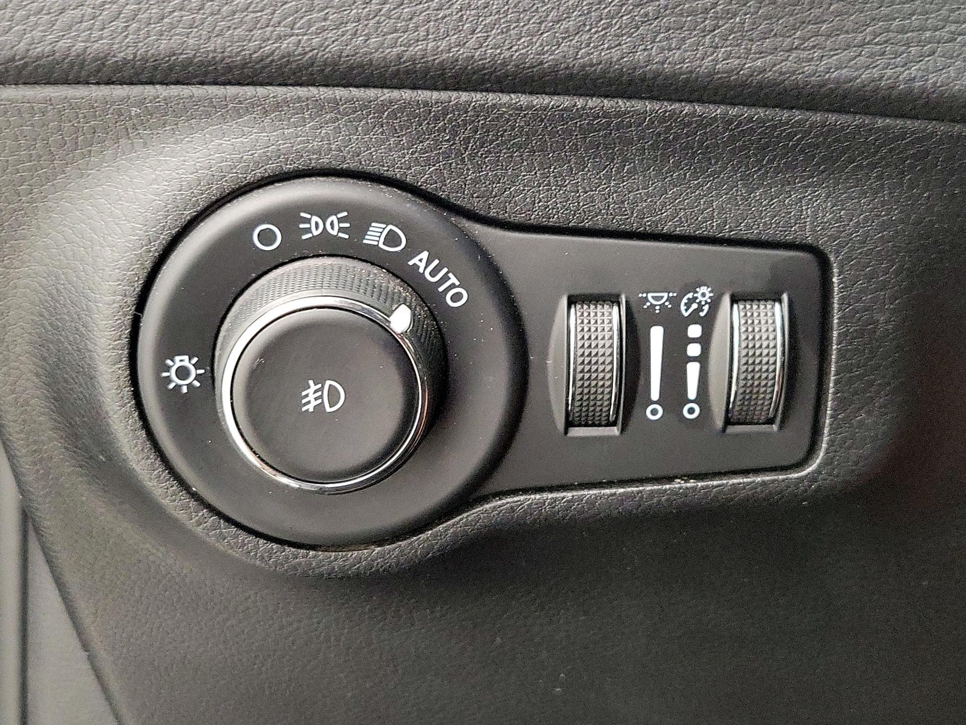 Thumbnail: 2021 Jeep Compass - 13
