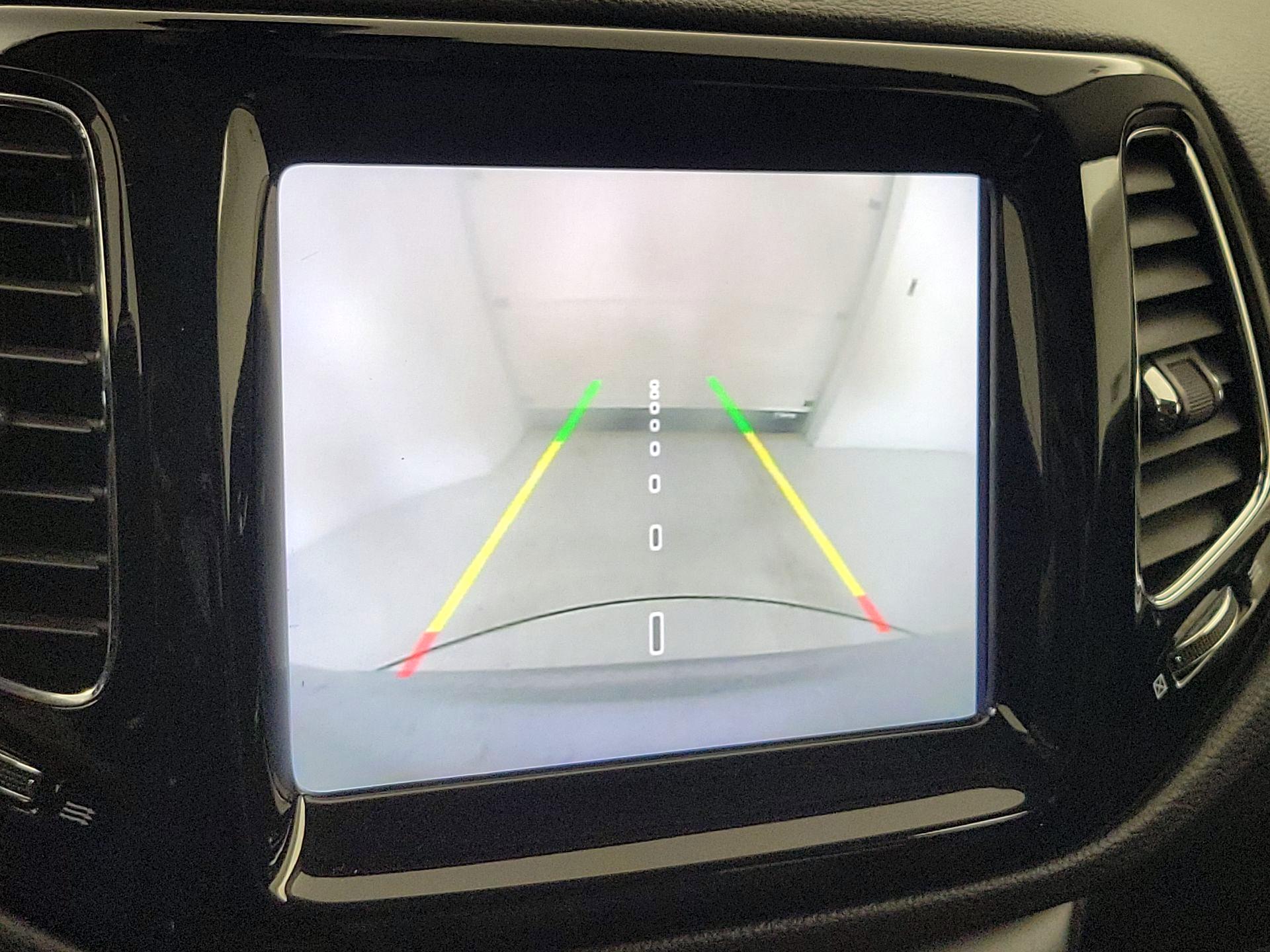 Thumbnail: 2021 Jeep Compass - 14