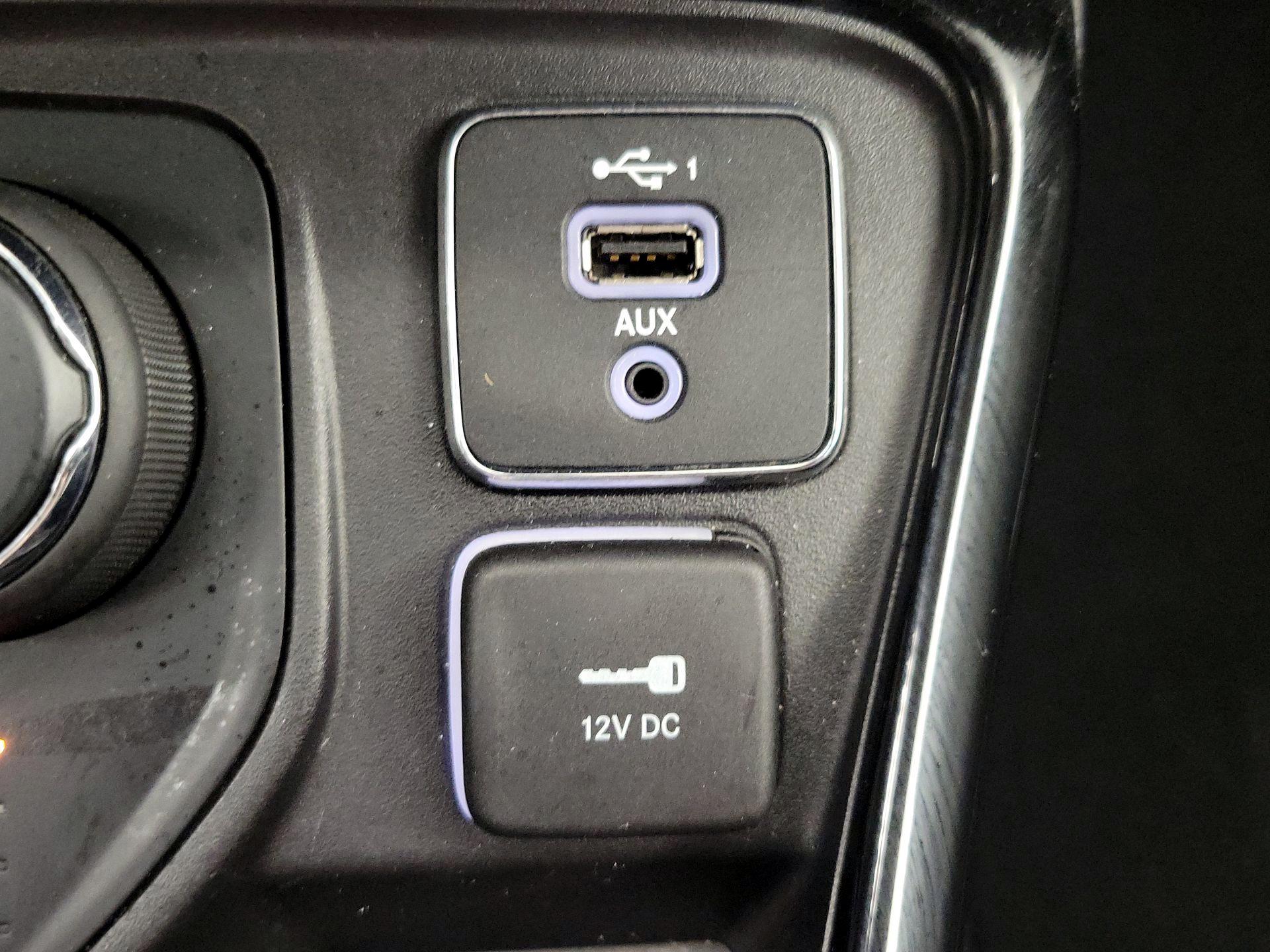 Thumbnail: 2021 Jeep Compass - 18