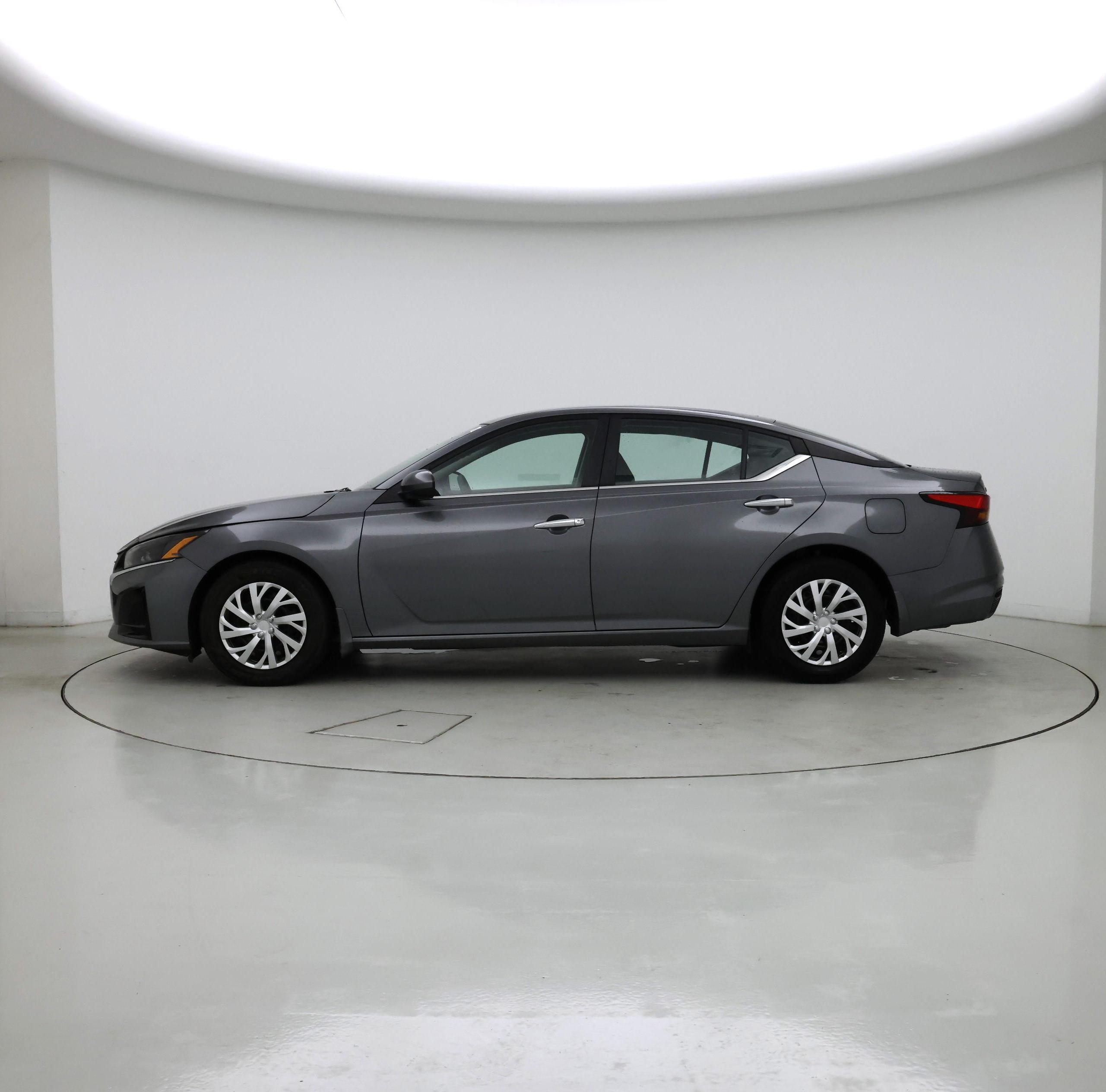 Thumbnail: 2023 Nissan Altima - 3
