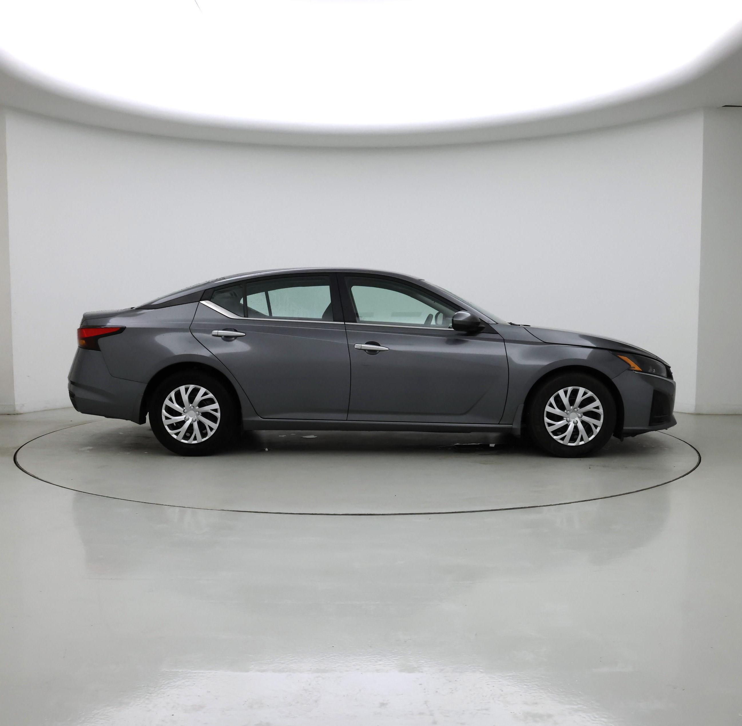 Thumbnail: 2023 Nissan Altima - 7