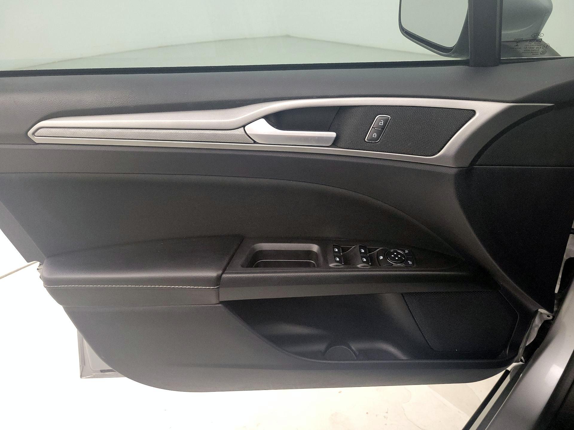 Thumbnail: 2020 Ford Fusion - 12