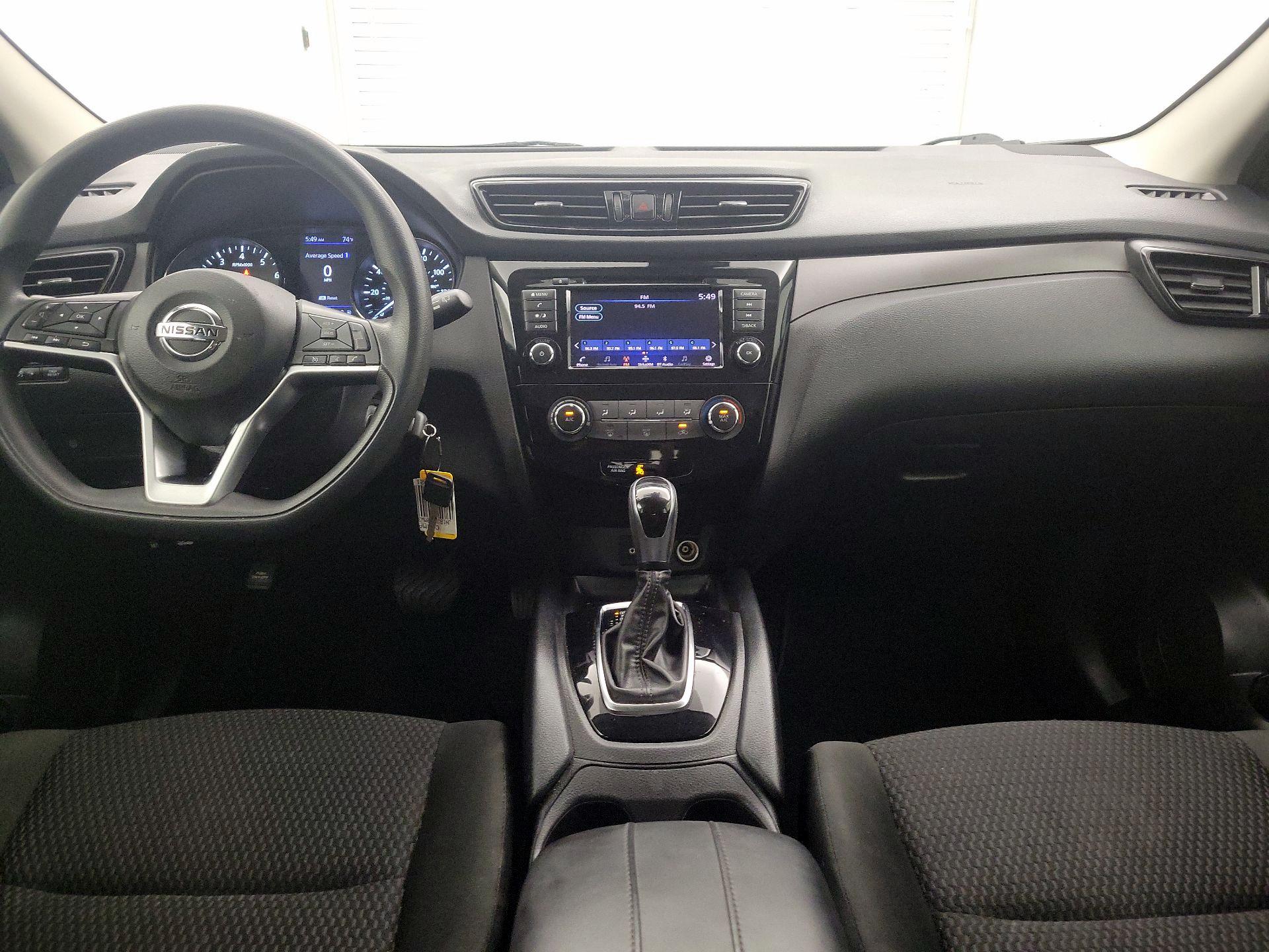 Thumbnail: 2021 Nissan Rogue Sport - 9