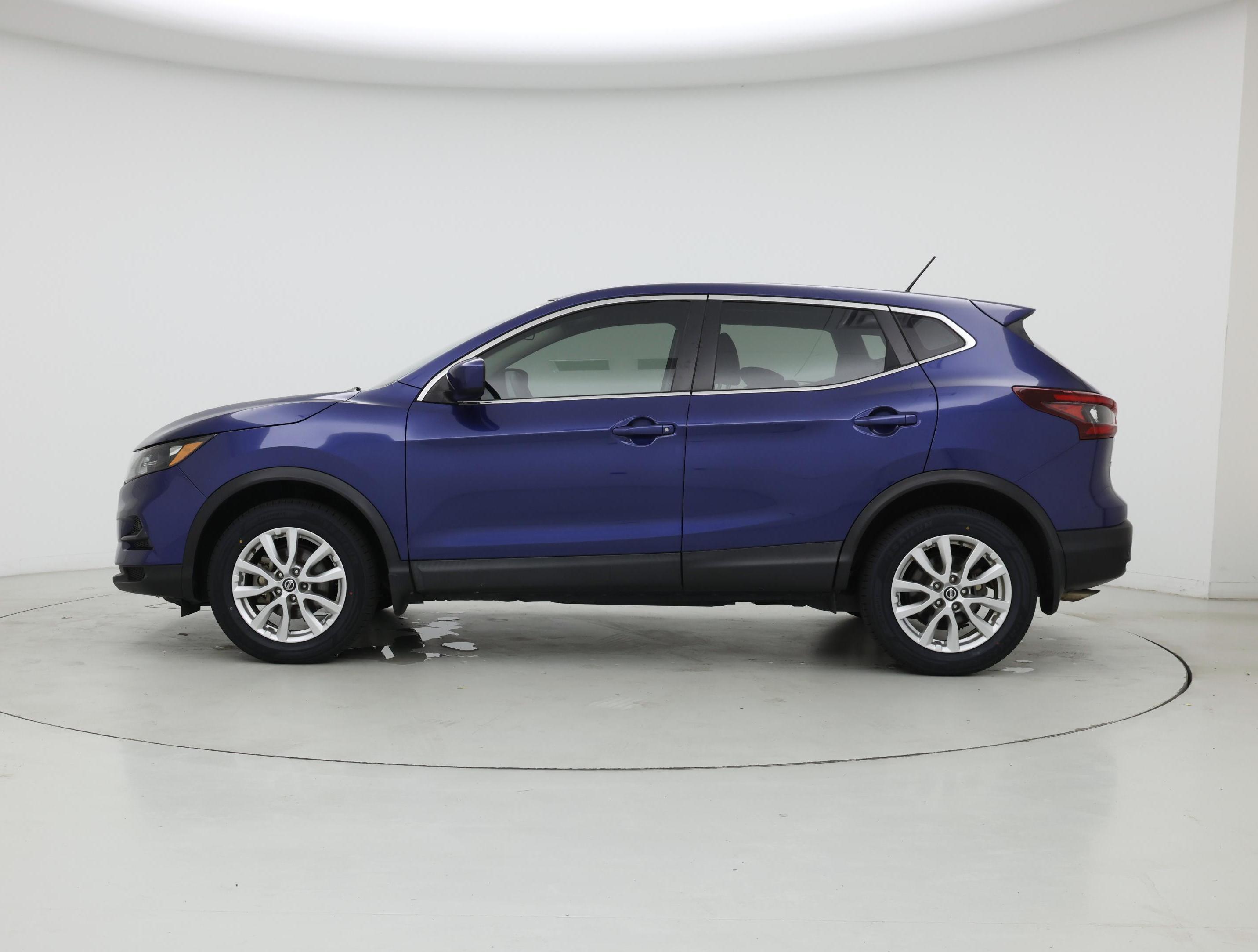 Thumbnail: 2021 Nissan Rogue Sport - 3