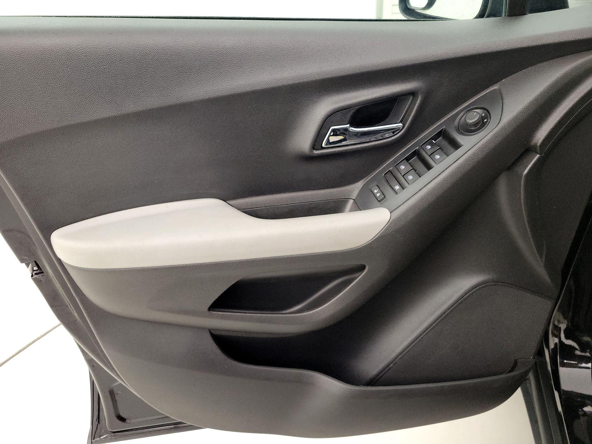 Thumbnail: 2020 Chevrolet Trax - 12