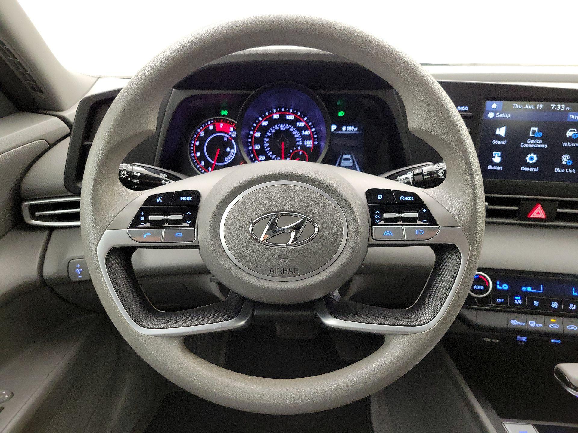 Thumbnail: 2022 Hyundai Elantra - 10