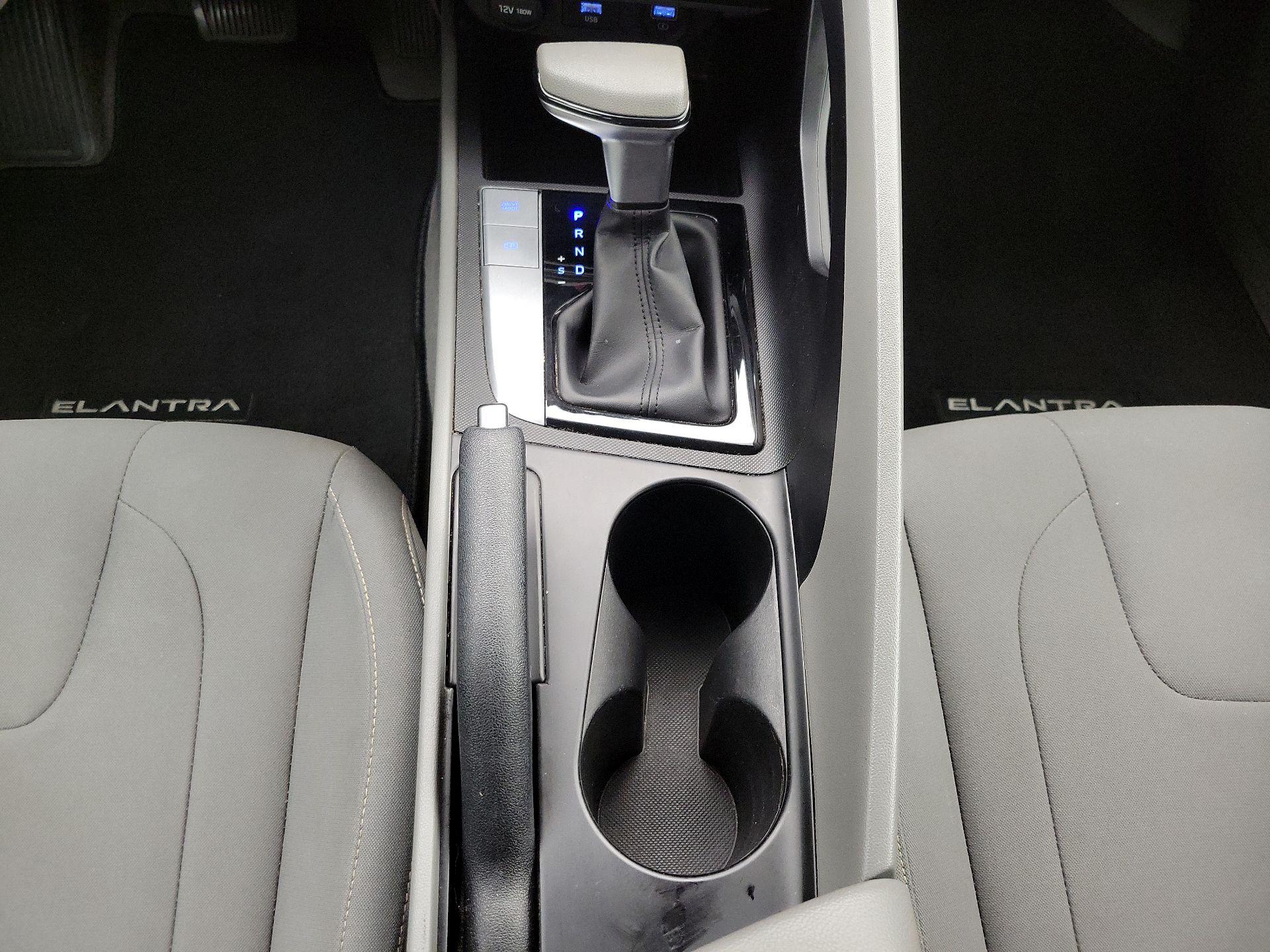Thumbnail: 2022 Hyundai Elantra - 17