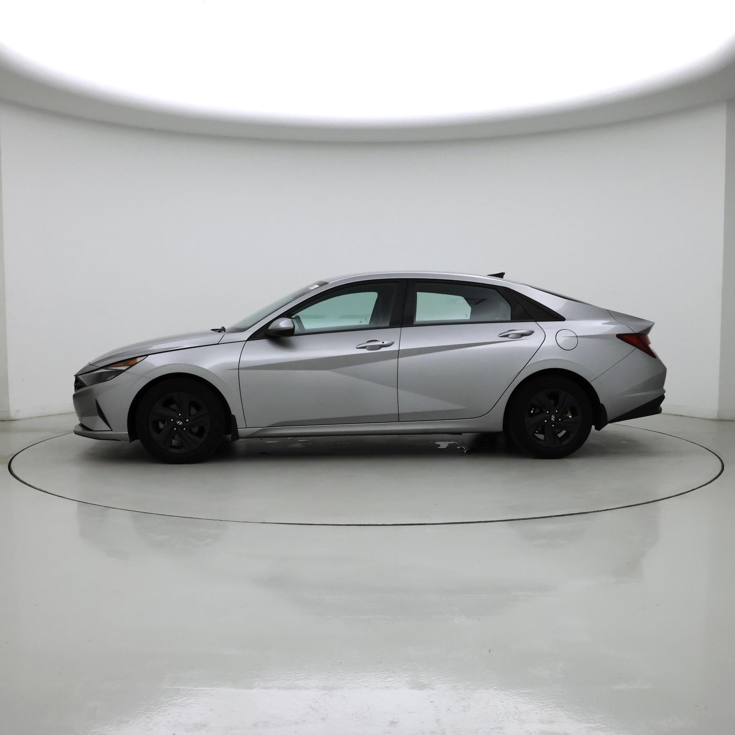 Thumbnail: 2022 Hyundai Elantra - 3
