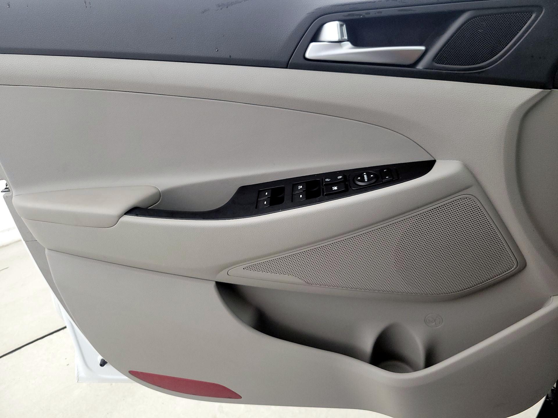 Thumbnail: 2021 Hyundai Tucson - 12
