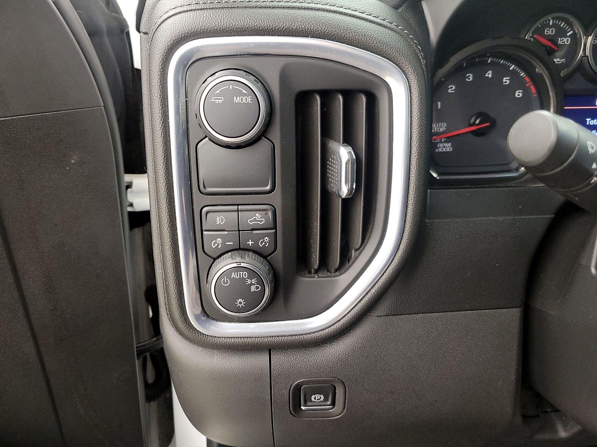 Thumbnail: 2020 Chevrolet Silverado 1500 - 13