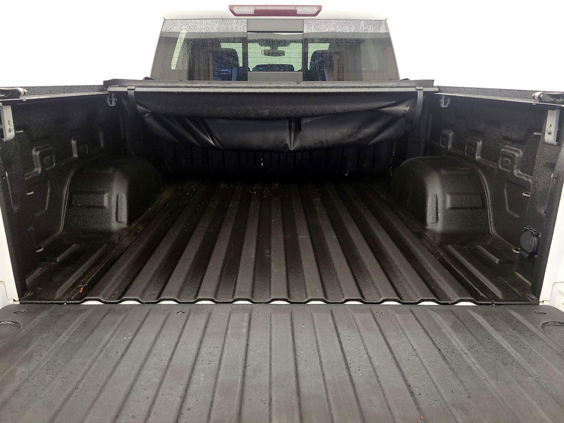 Thumbnail: 2020 Chevrolet Silverado 1500 - 20