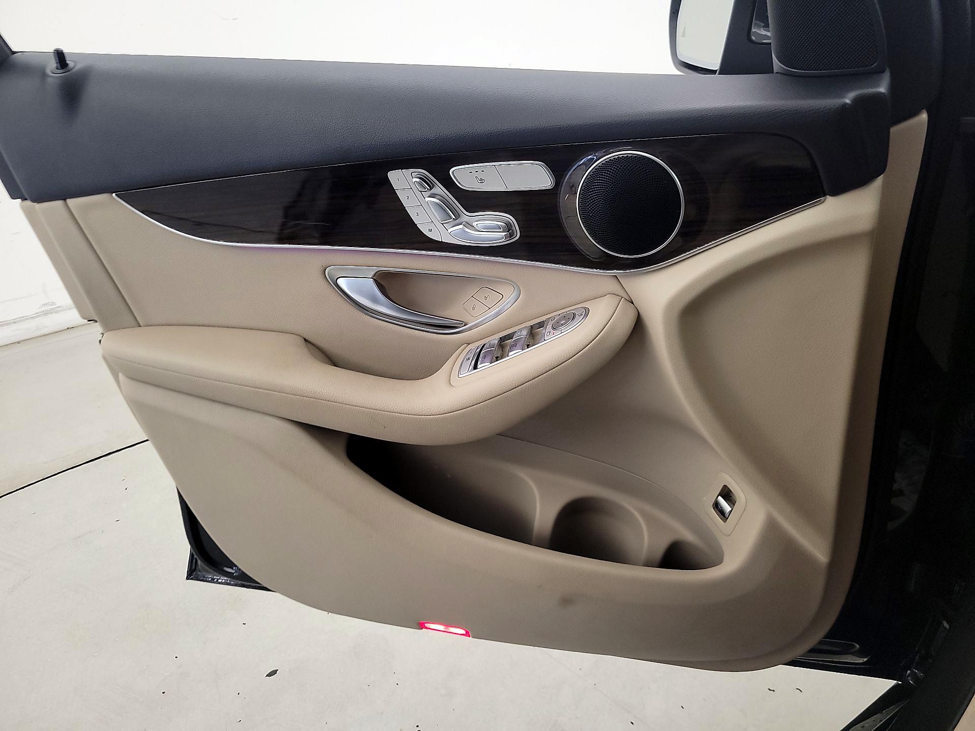 Thumbnail: 2020 Mercedes-Benz GLC - 12