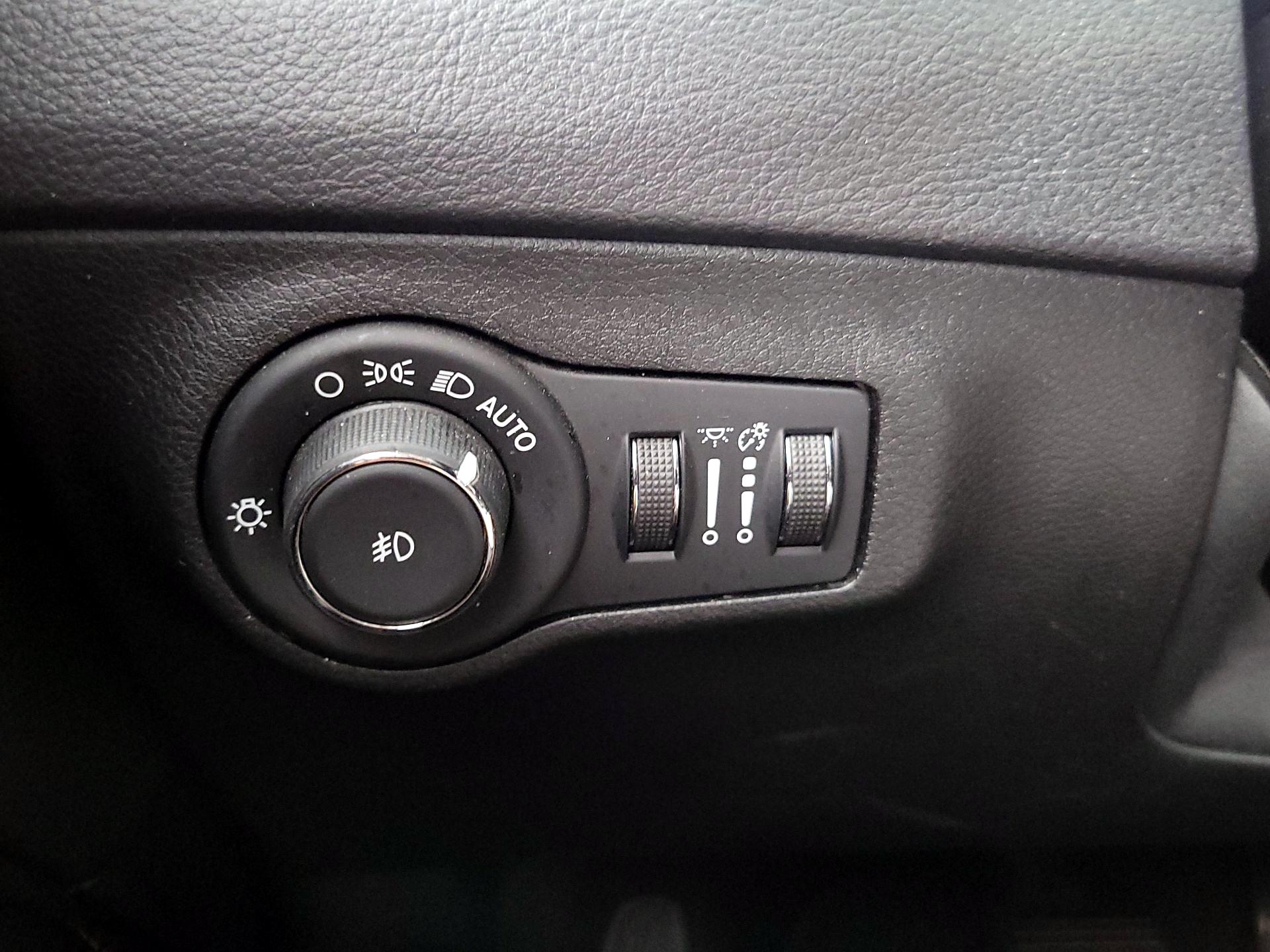 Thumbnail: 2019 Jeep Compass - 13