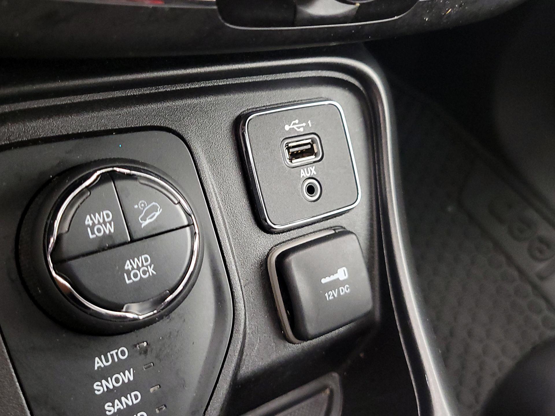 Thumbnail: 2019 Jeep Compass - 18