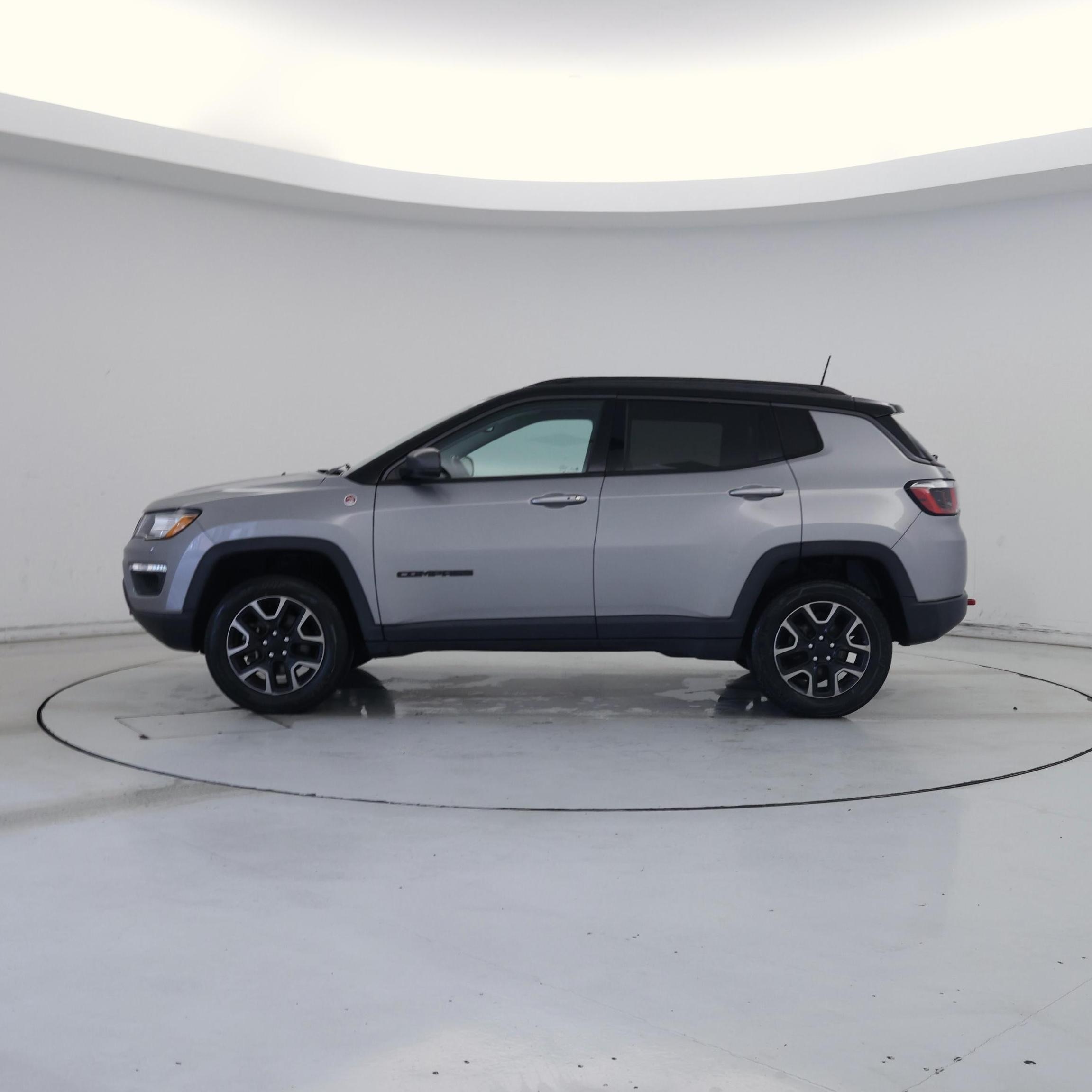 Thumbnail: 2019 Jeep Compass - 3