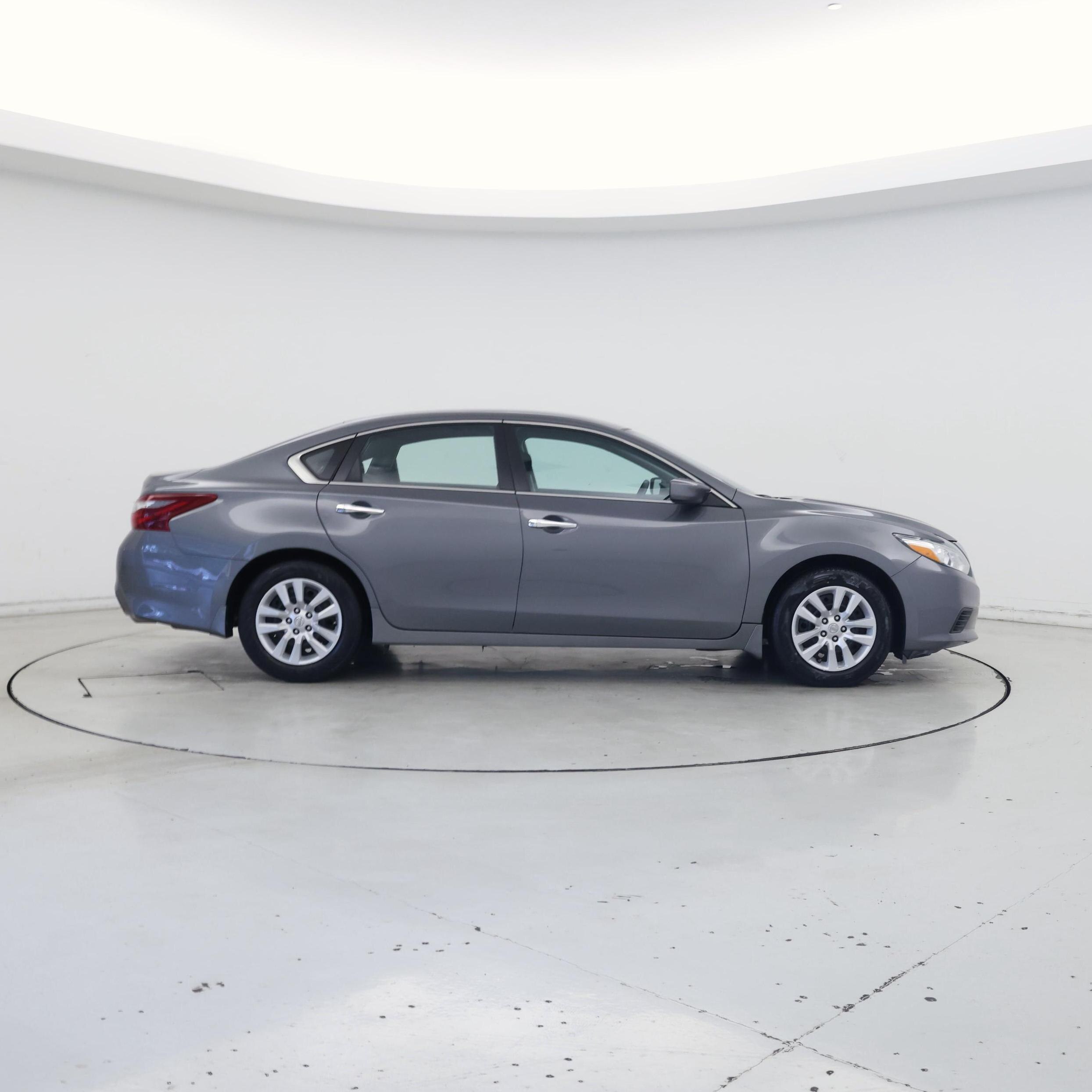 Thumbnail: 2018 Nissan Altima - 7