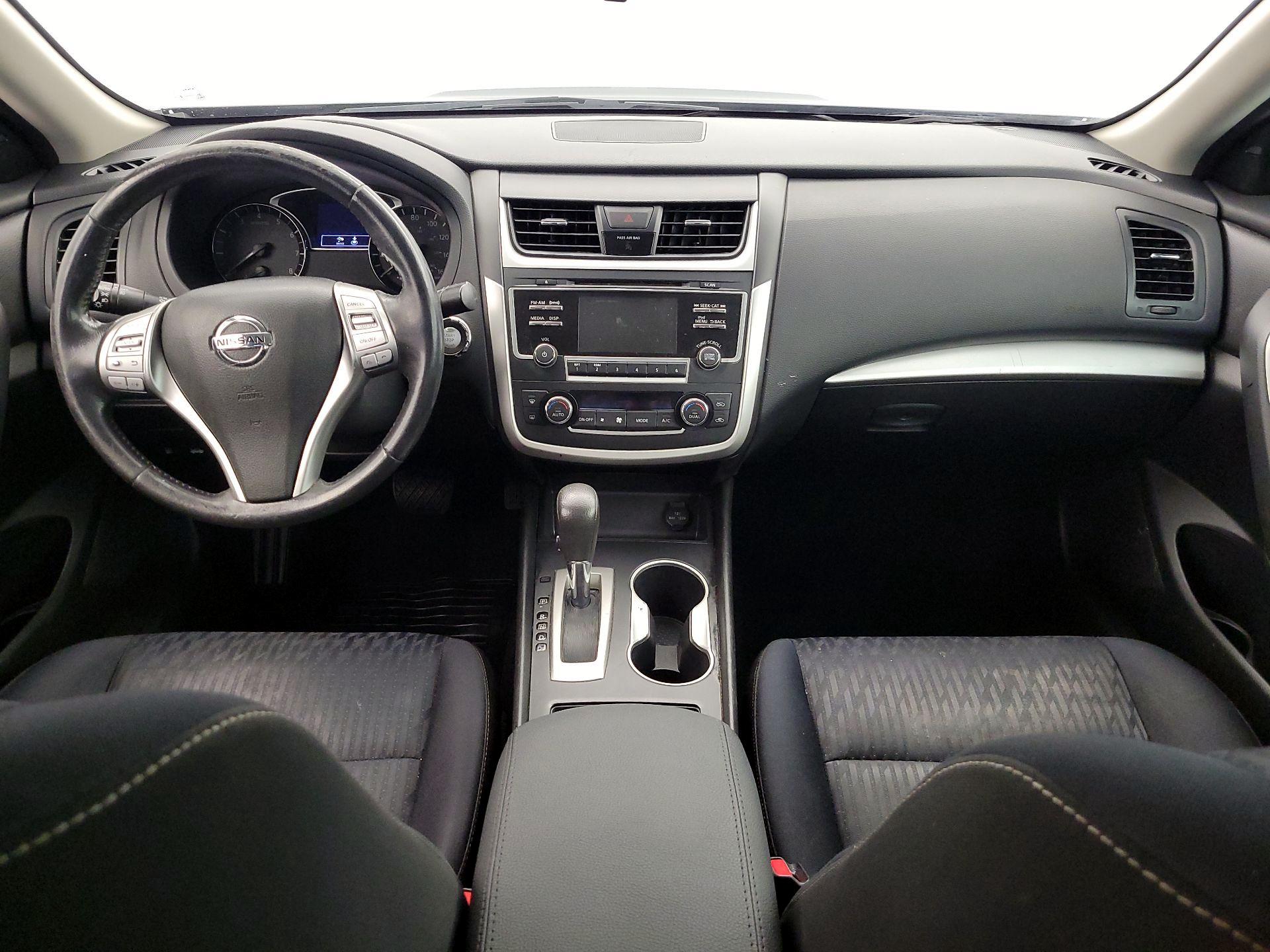 Thumbnail: 2017 Nissan Altima - 9