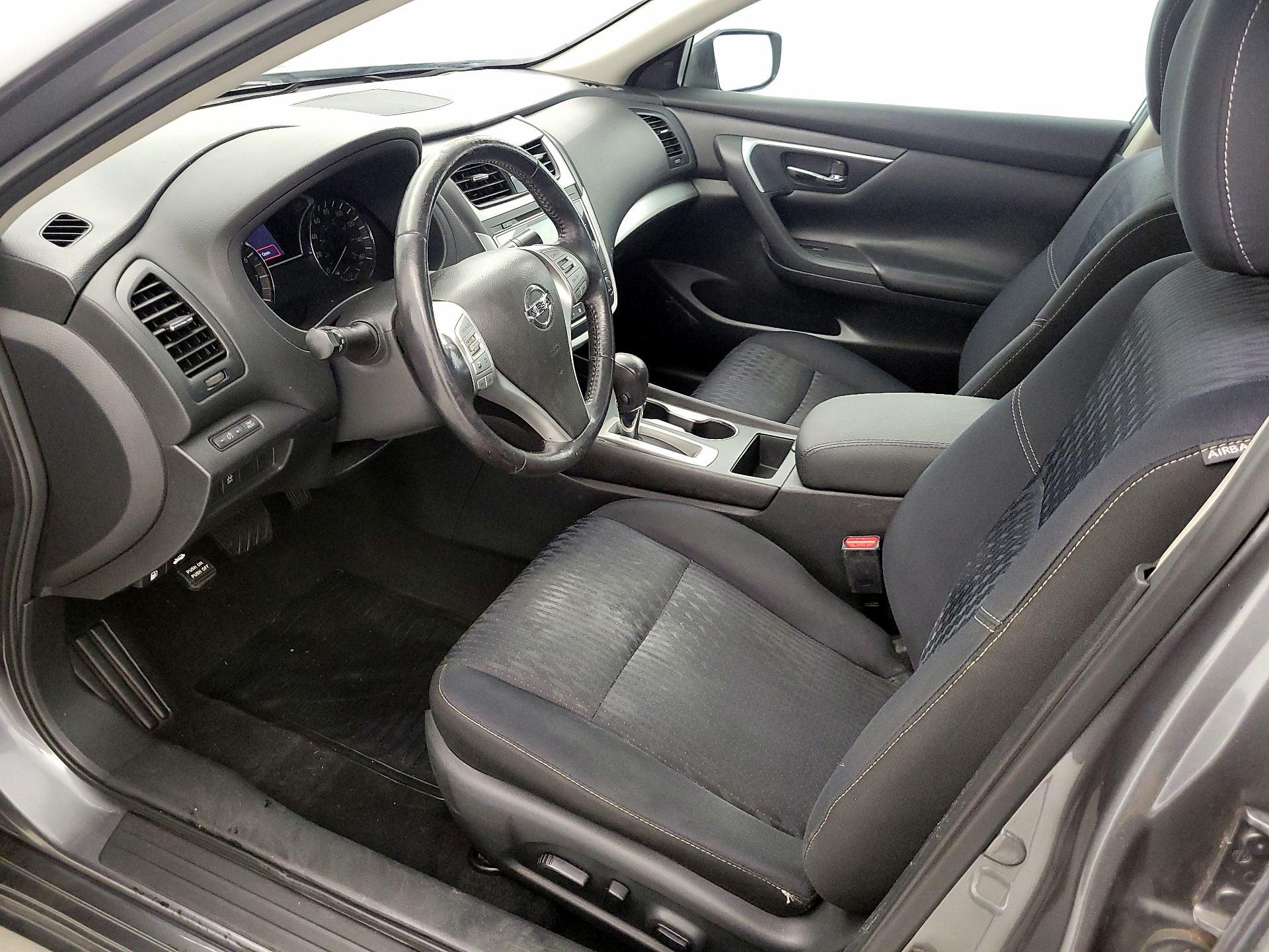 Thumbnail: 2017 Nissan Altima - 11