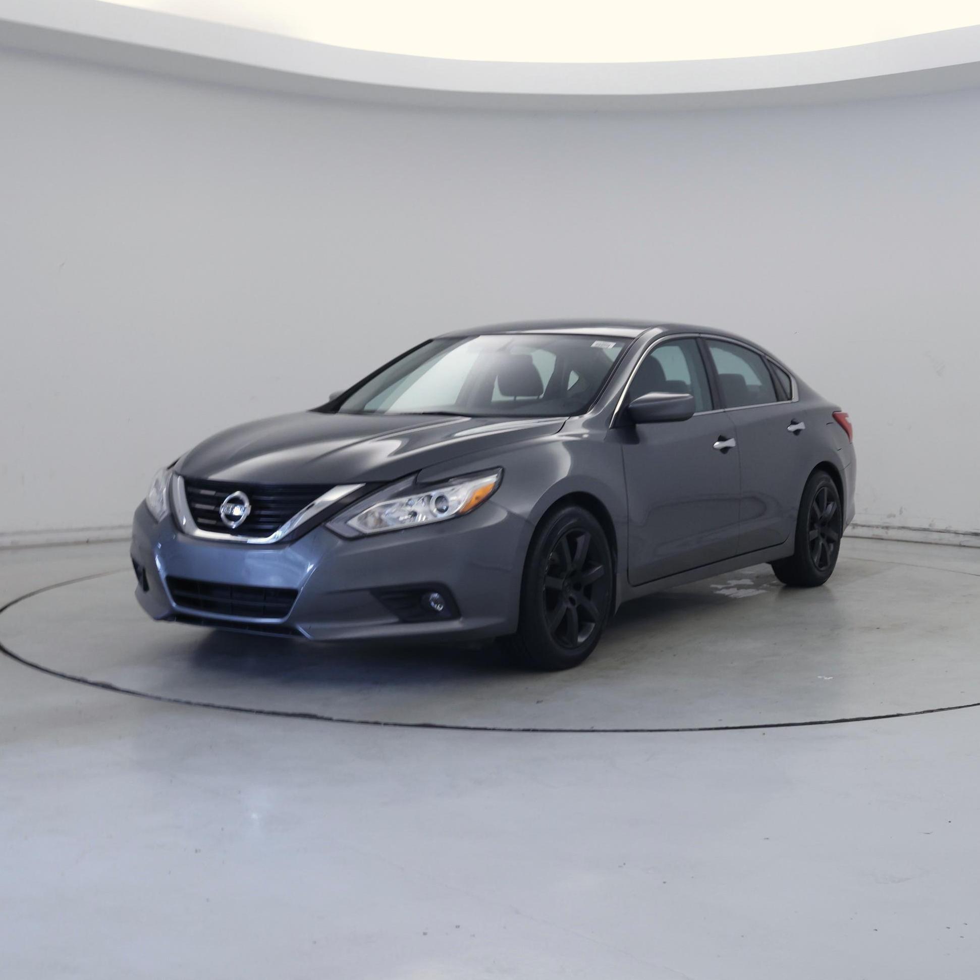 Thumbnail: 2017 Nissan Altima - 4
