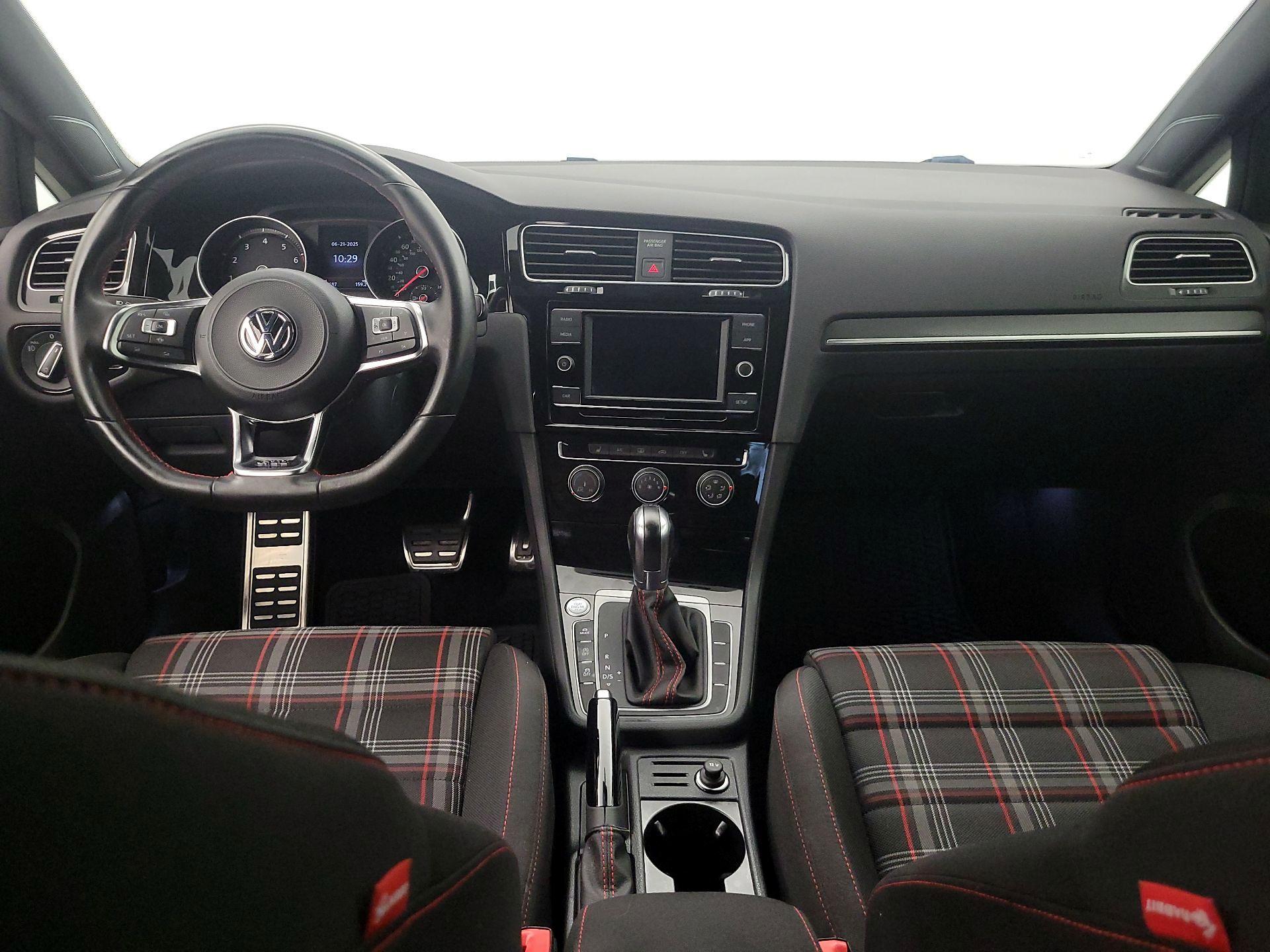 Thumbnail: 2019 Volkswagen Golf - 9