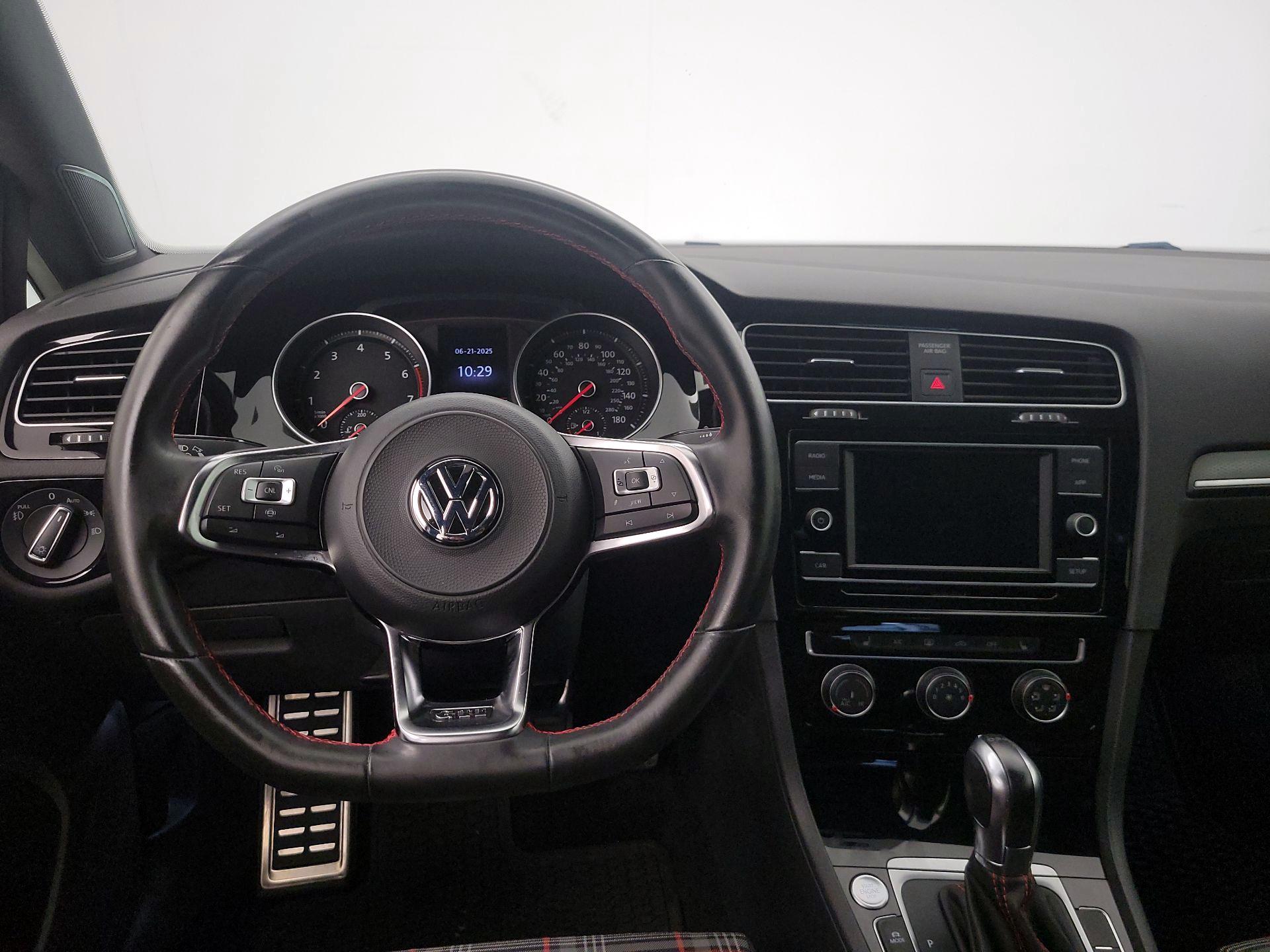 Thumbnail: 2019 Volkswagen Golf - 10