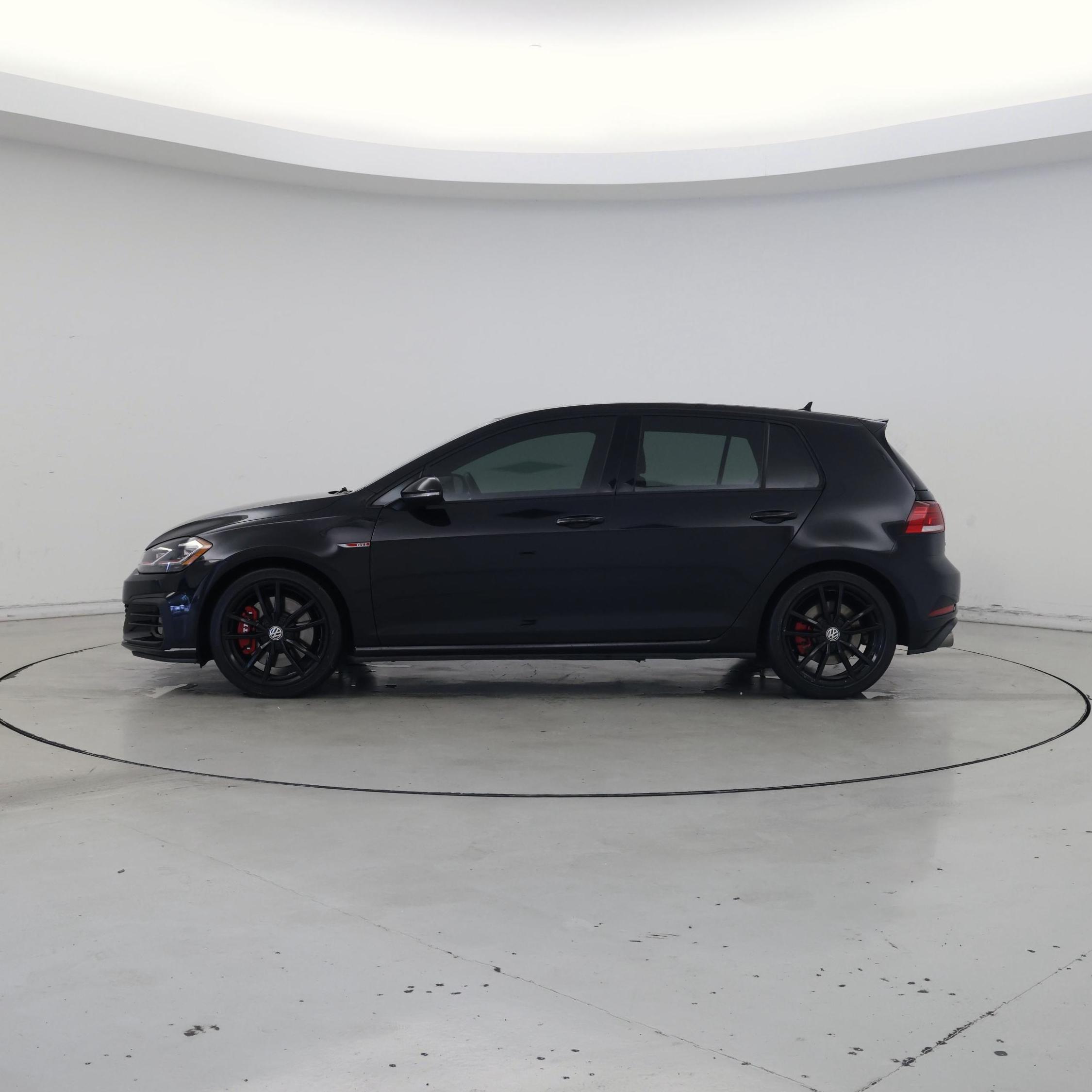 Thumbnail: 2019 Volkswagen Golf - 3