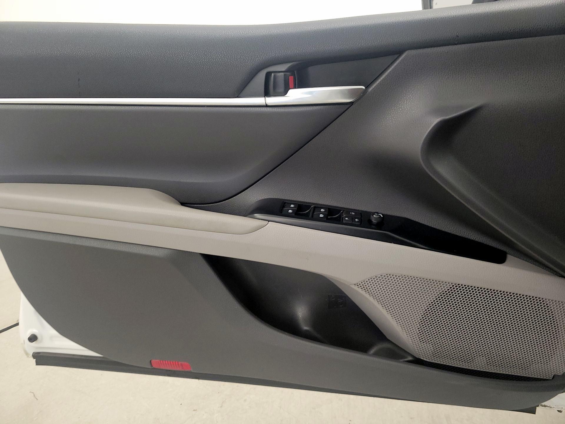 Thumbnail: 2020 Toyota Camry - 12