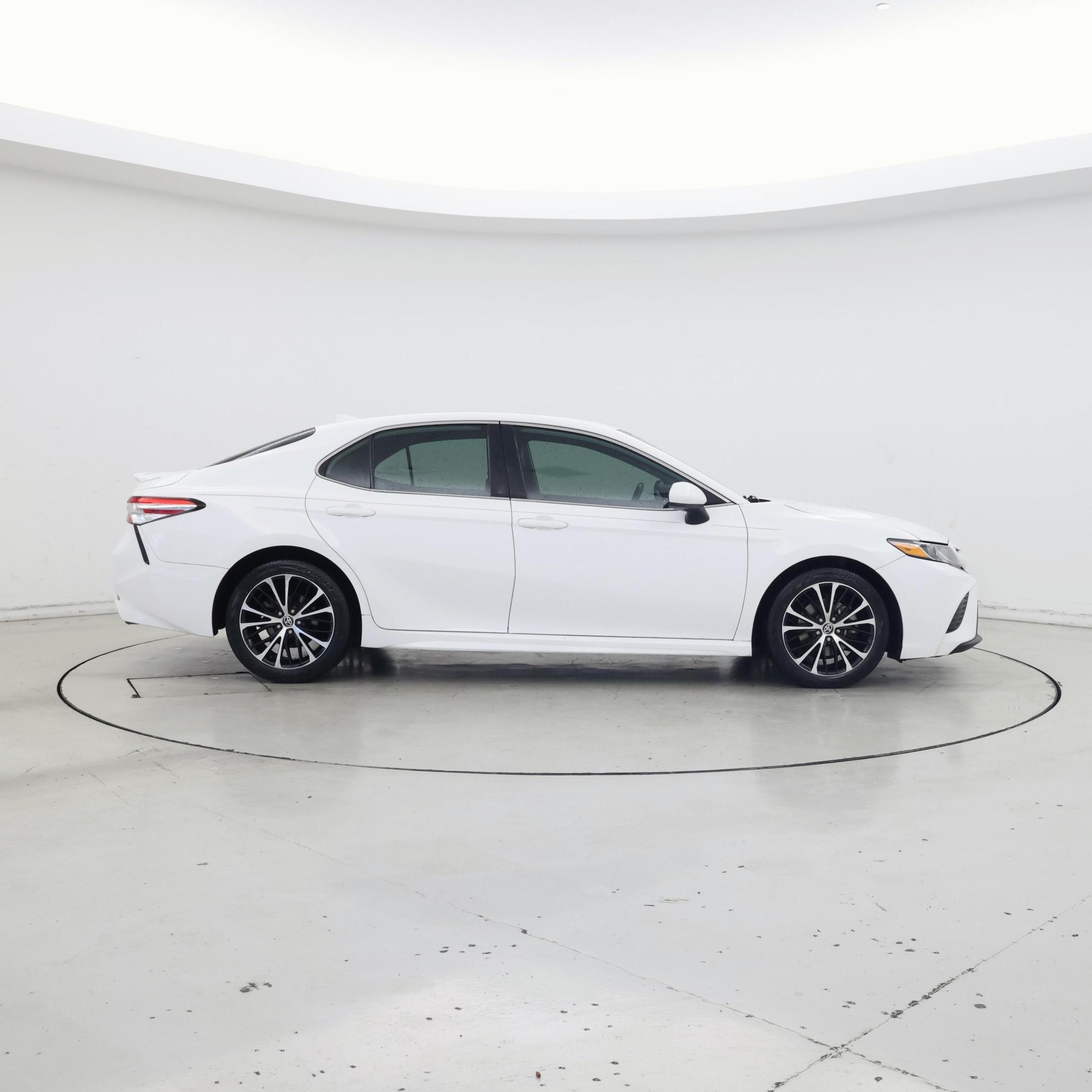 Thumbnail: 2020 Toyota Camry - 7
