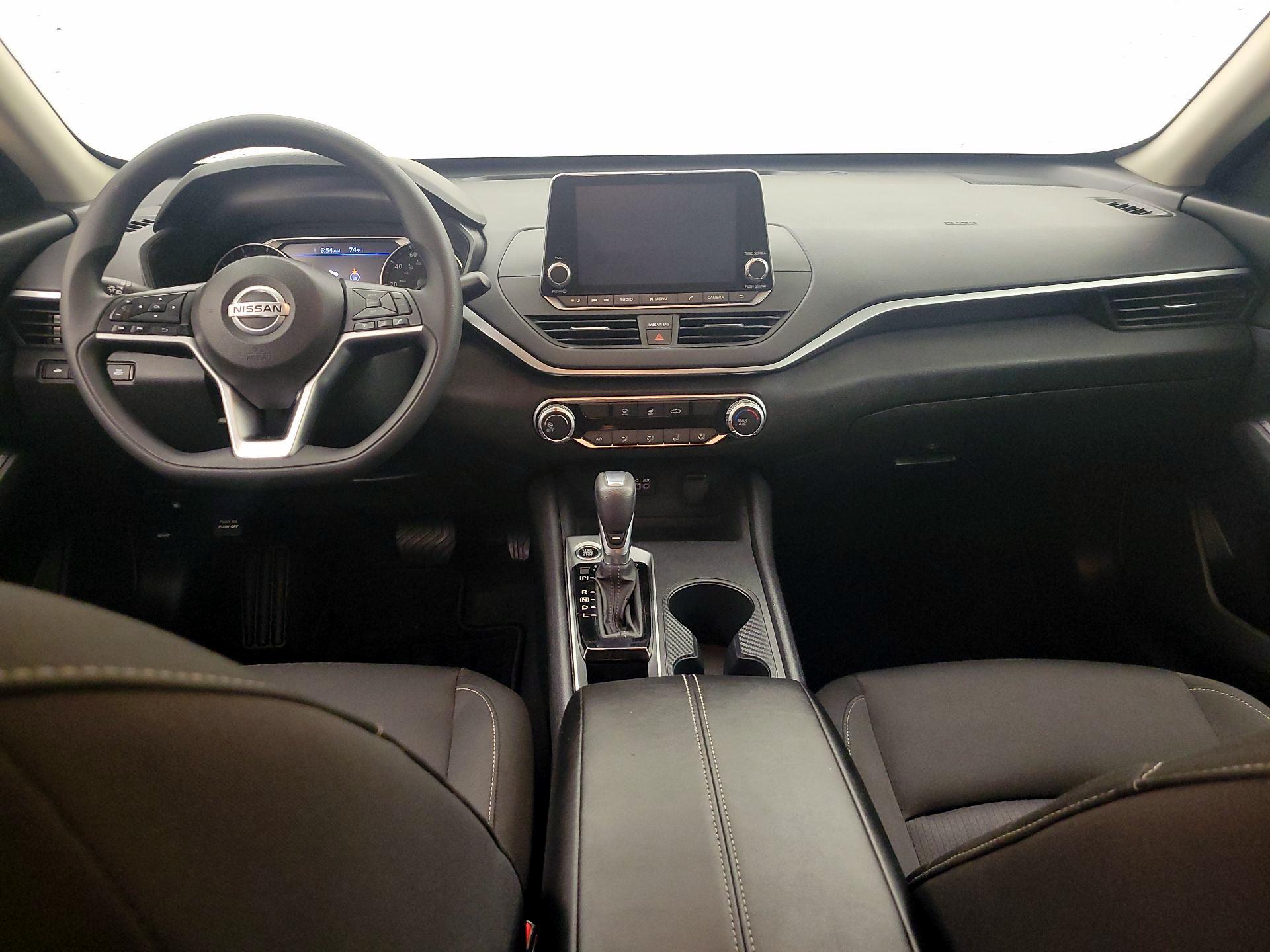 Thumbnail: 2020 Nissan Altima - 9