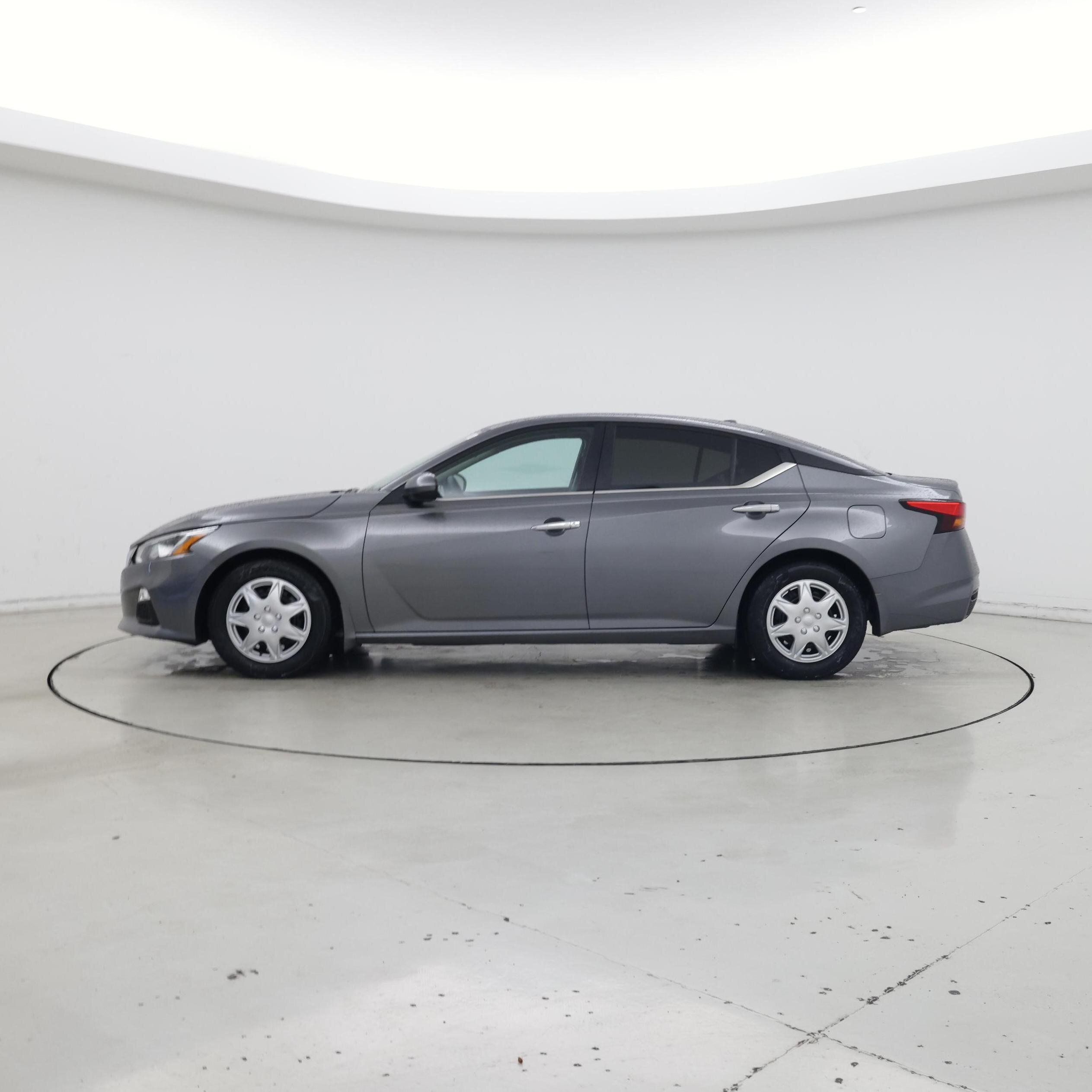 Thumbnail: 2020 Nissan Altima - 3