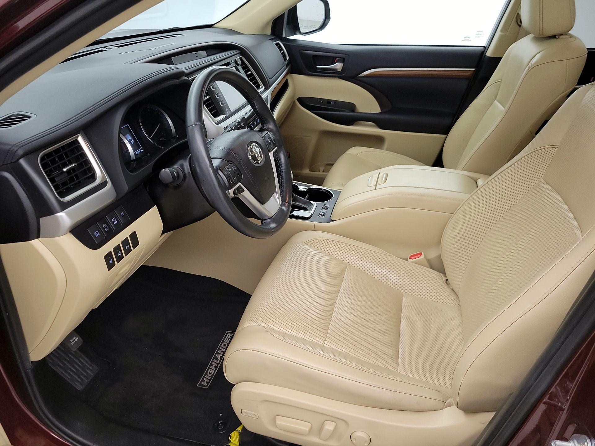 Thumbnail: 2019 Toyota Highlander - 11