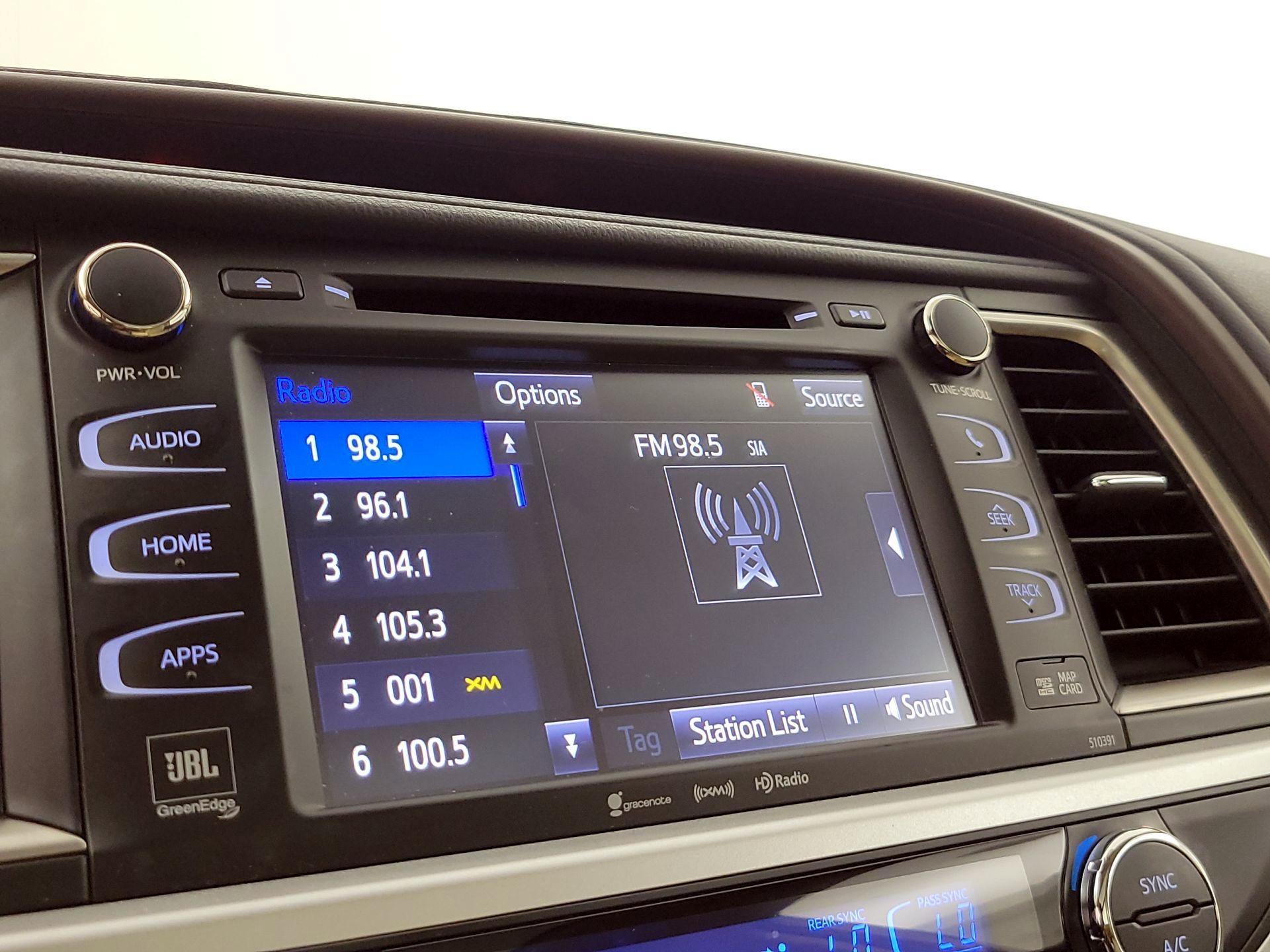 Thumbnail: 2019 Toyota Highlander - 16