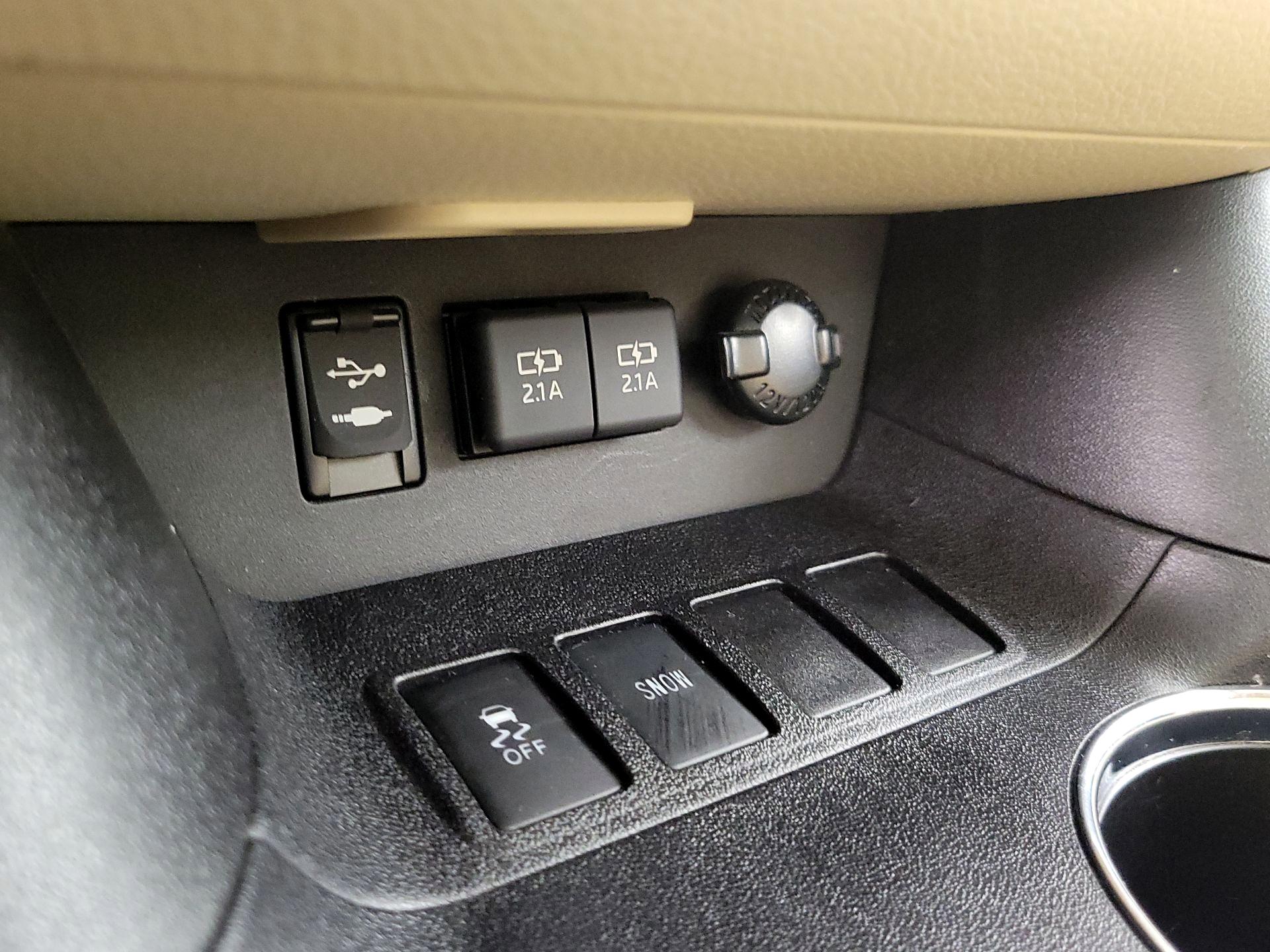 Thumbnail: 2019 Toyota Highlander - 19