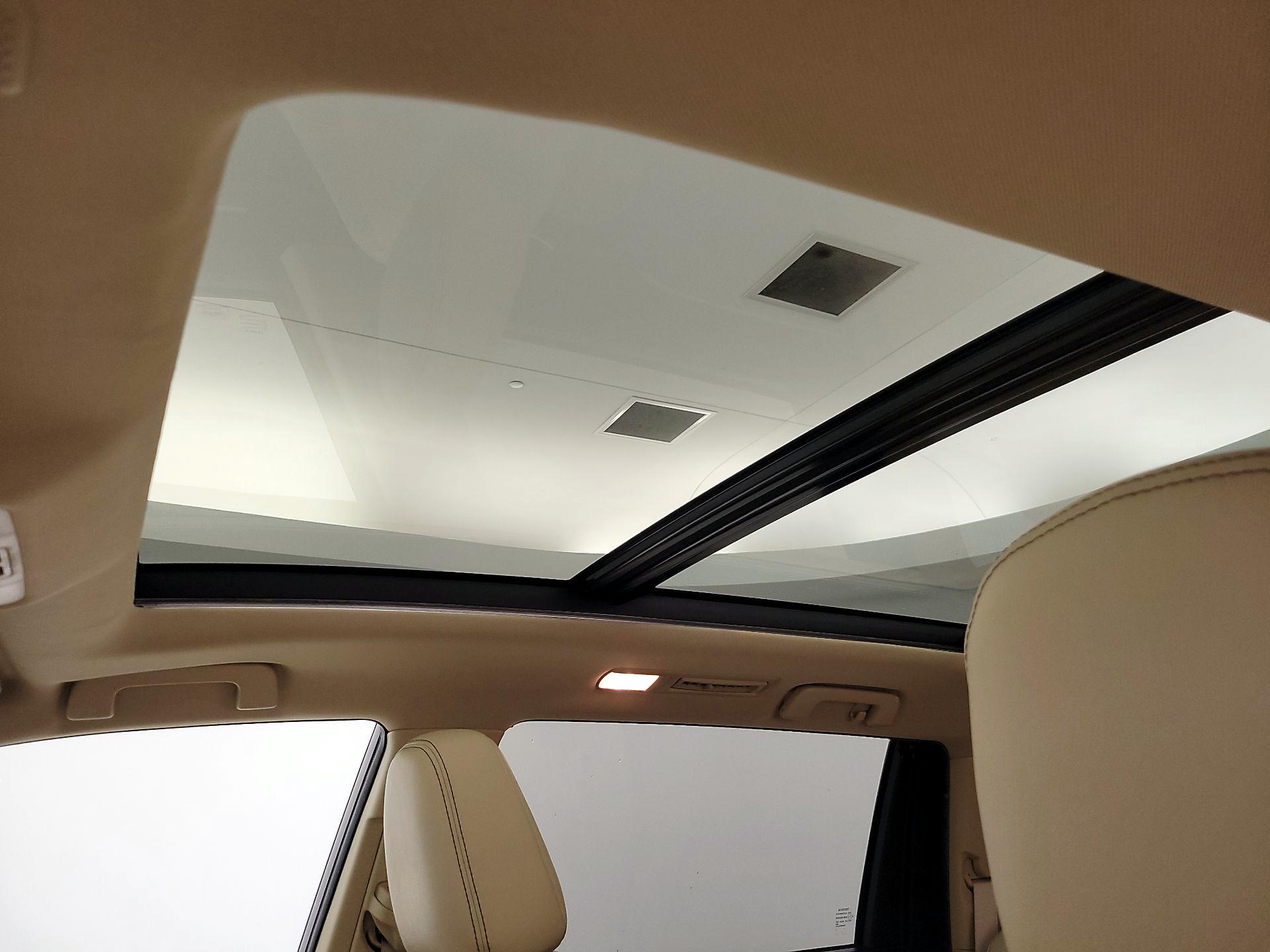 Thumbnail: 2019 Toyota Highlander - 20