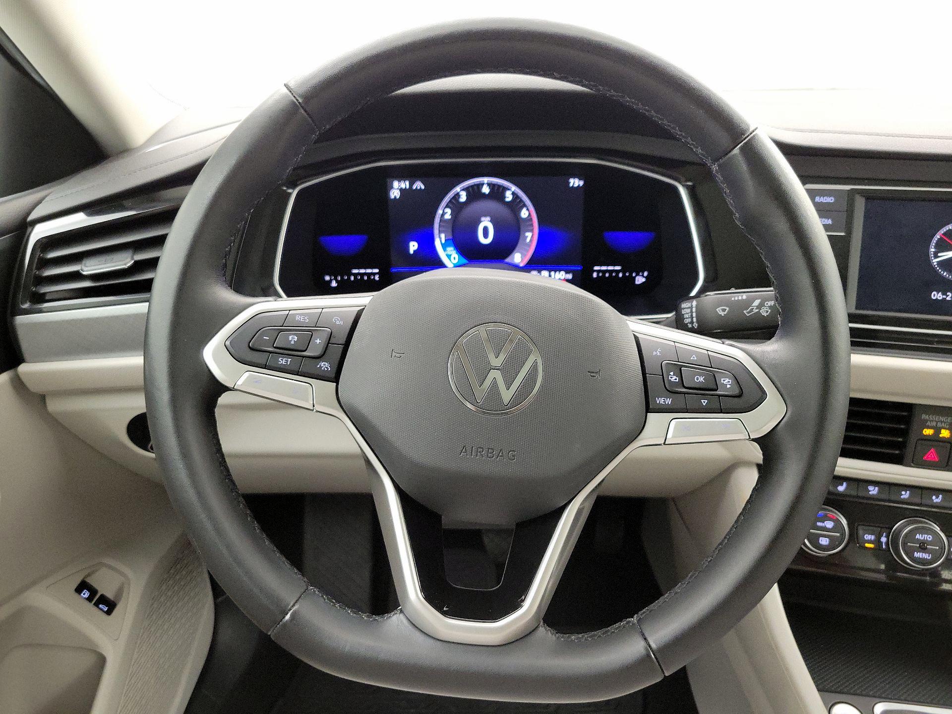 Thumbnail: 2022 Volkswagen Jetta - 10