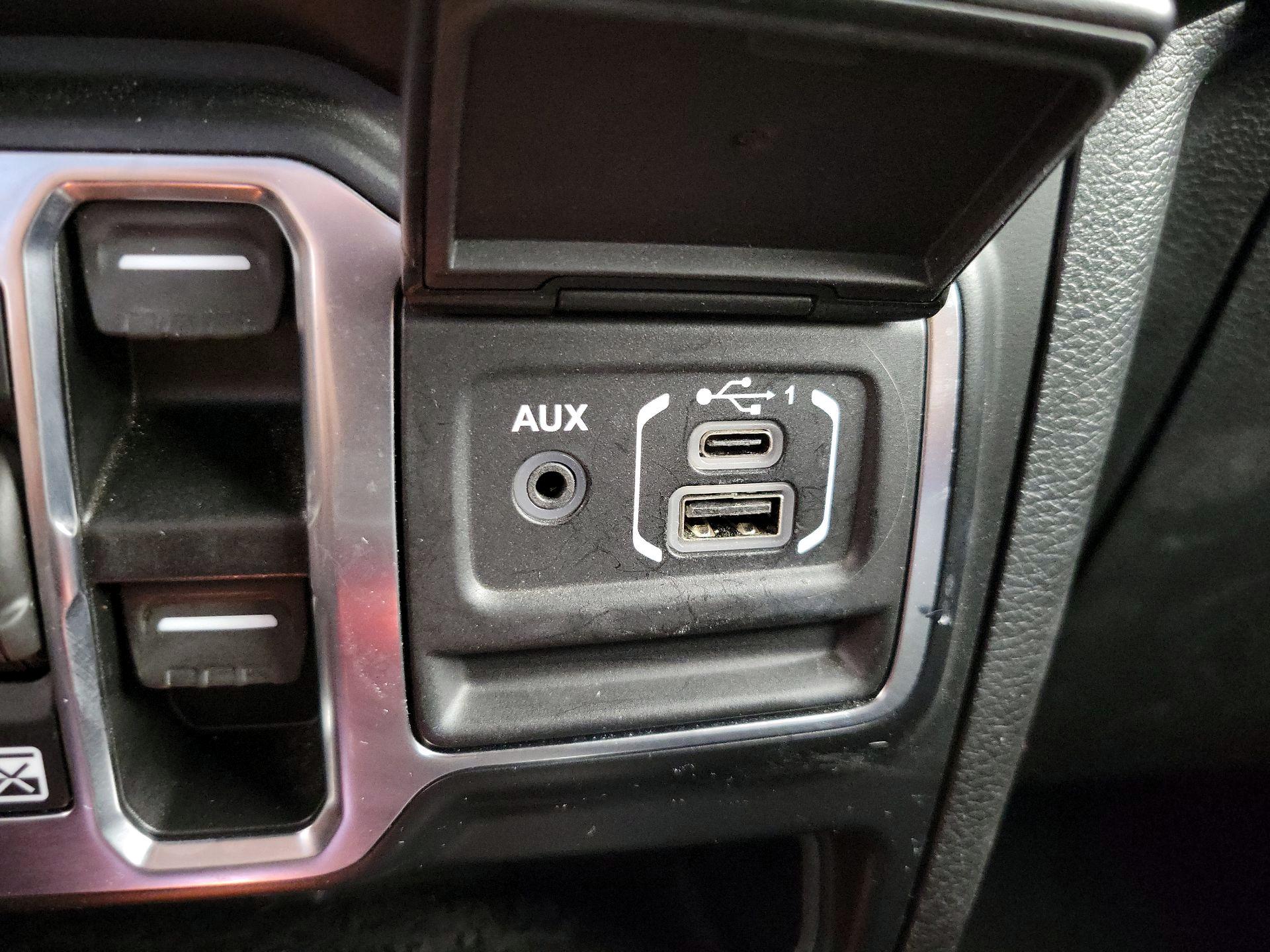 Thumbnail: 2022 Jeep Gladiator - 18