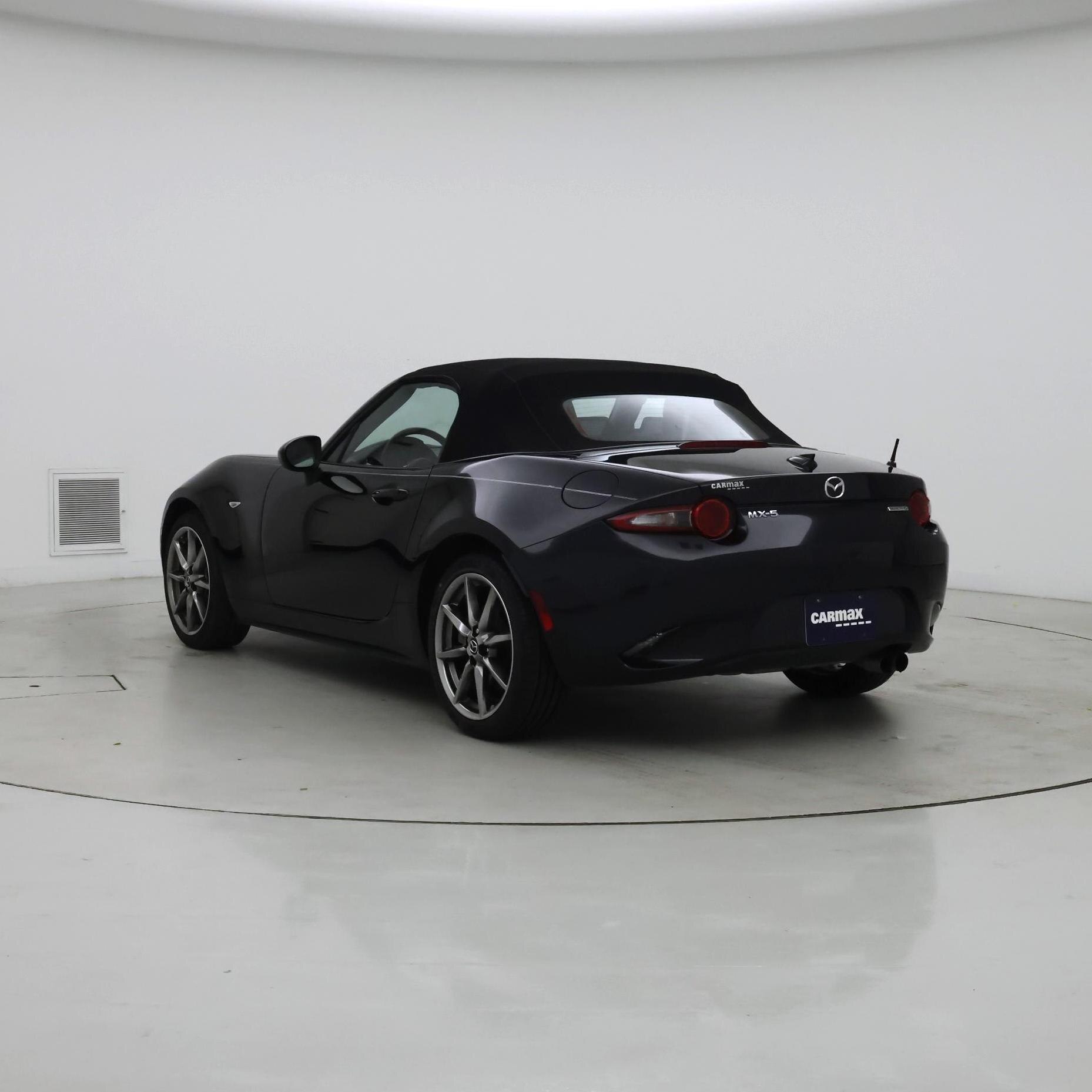Thumbnail: 2022 Mazda MX-5 Miata - 2