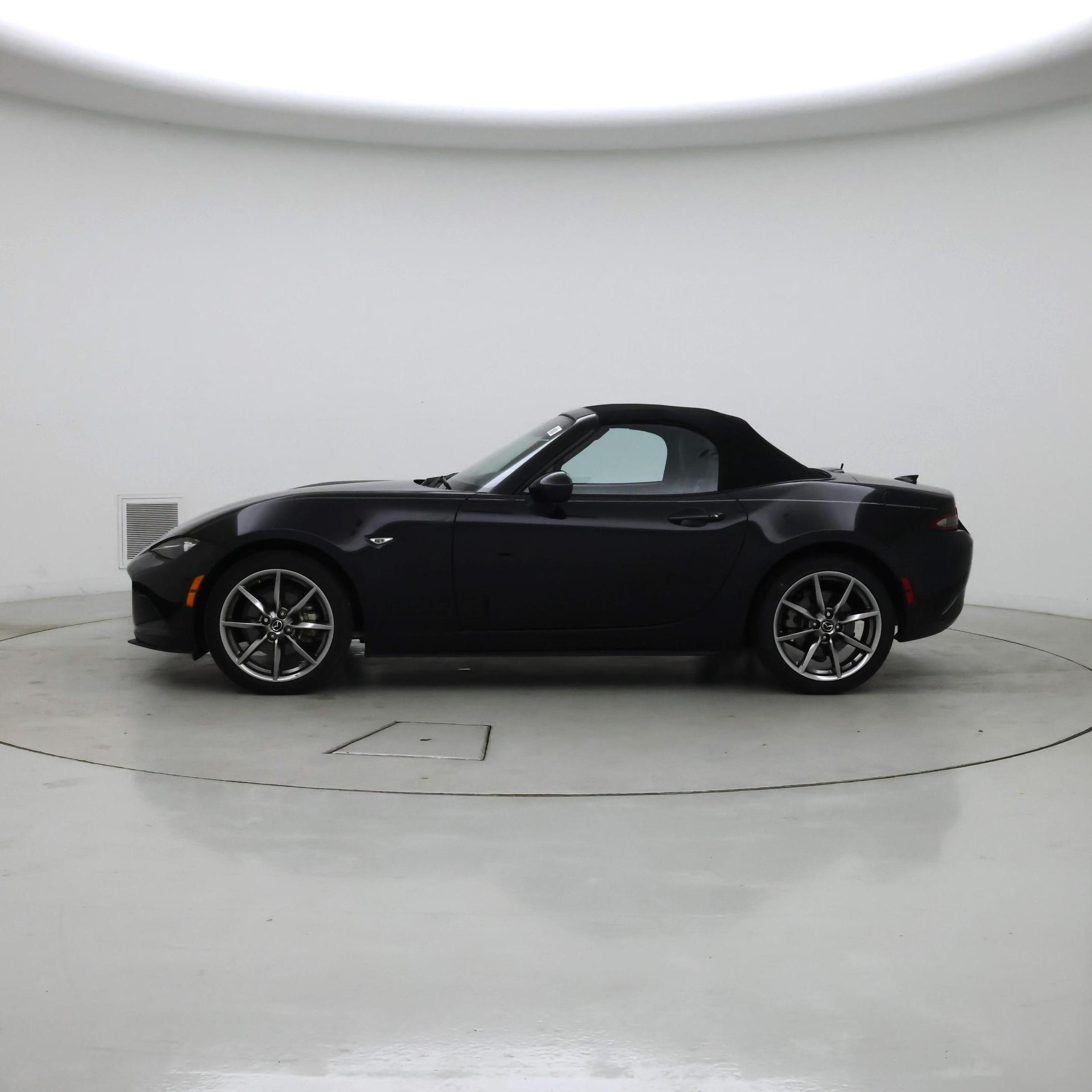 Thumbnail: 2022 Mazda MX-5 Miata - 3