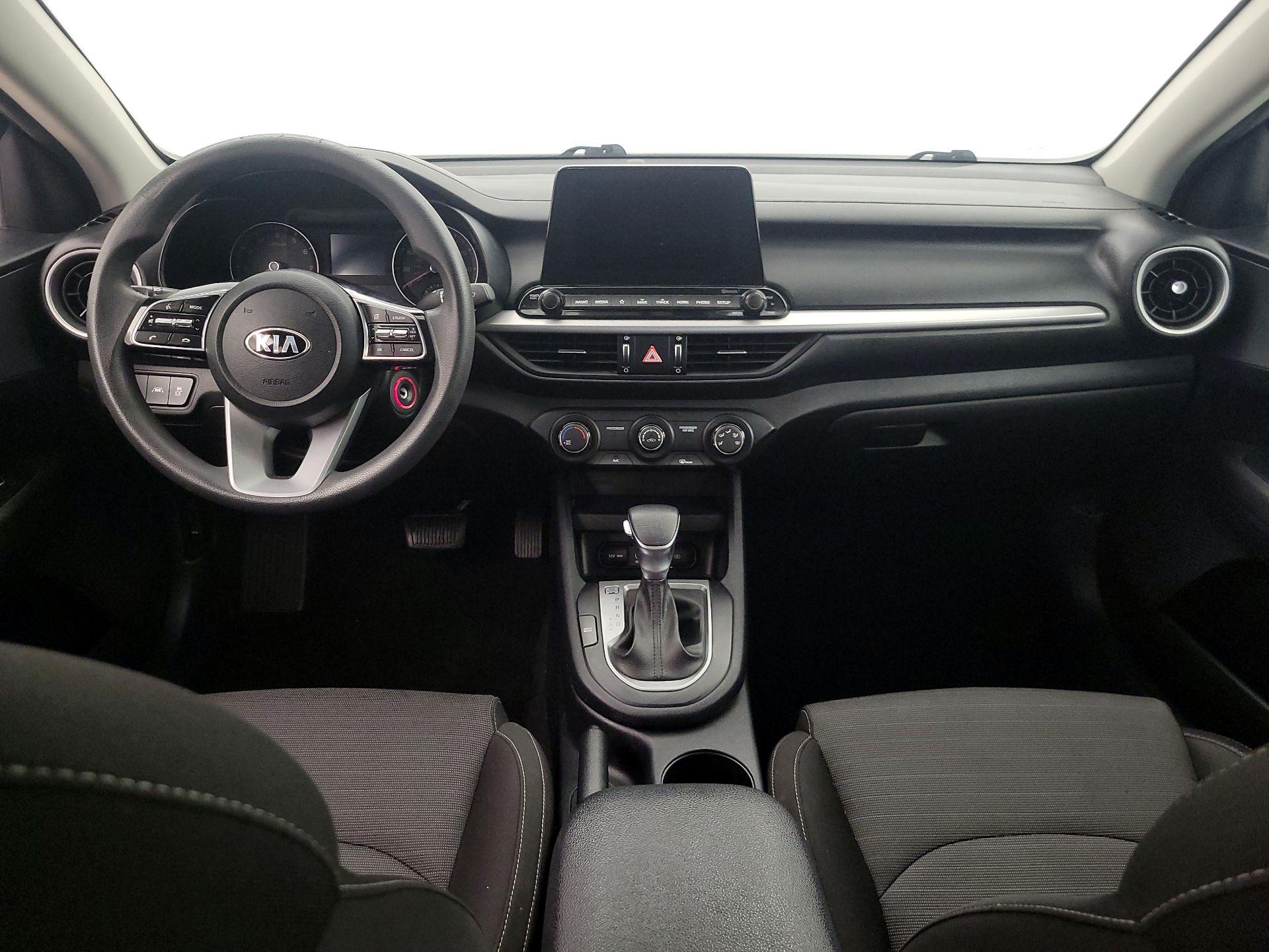 Thumbnail: 2020 Kia Forte - 9