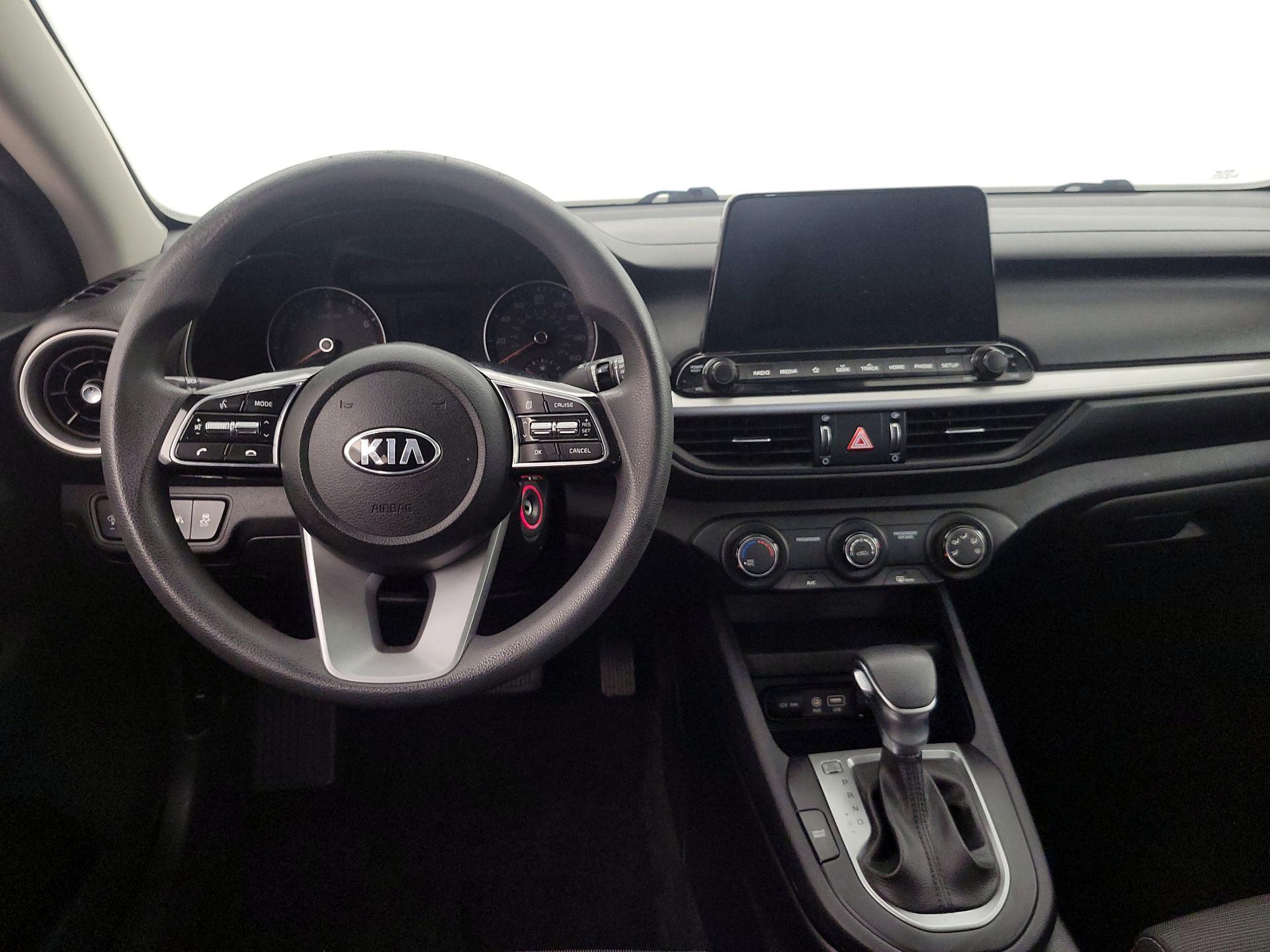 Thumbnail: 2020 Kia Forte - 10