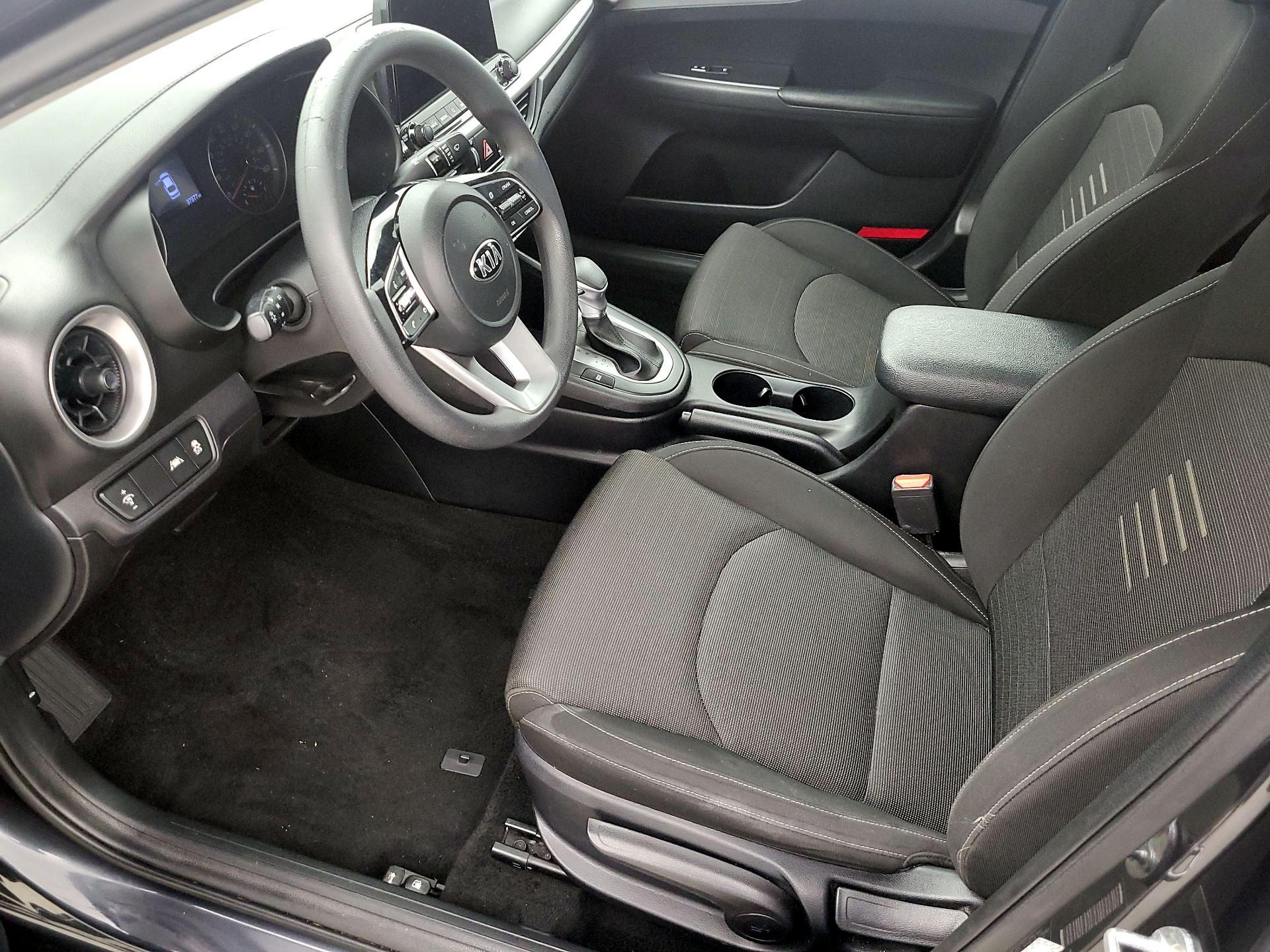 Thumbnail: 2020 Kia Forte - 11