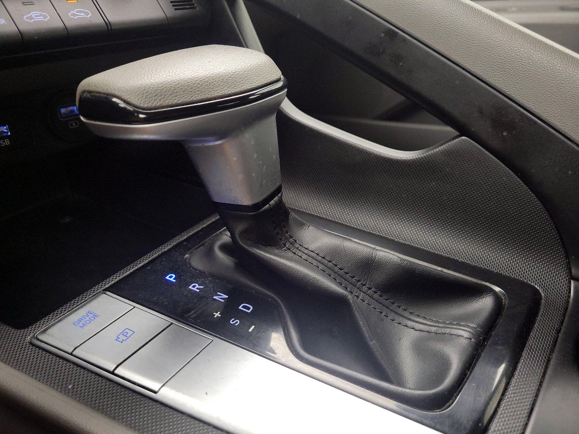 Thumbnail: 2022 Hyundai Elantra - 17