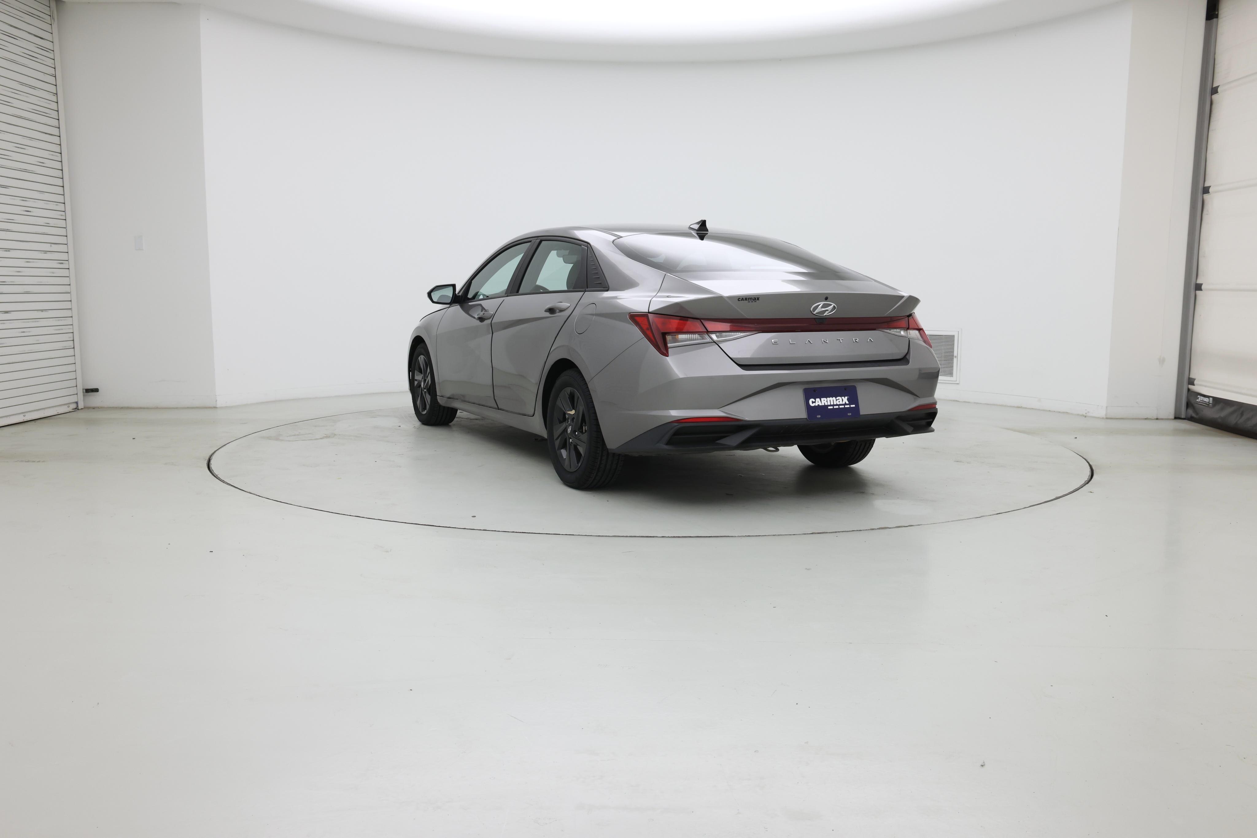 Thumbnail: 2022 Hyundai Elantra - 2