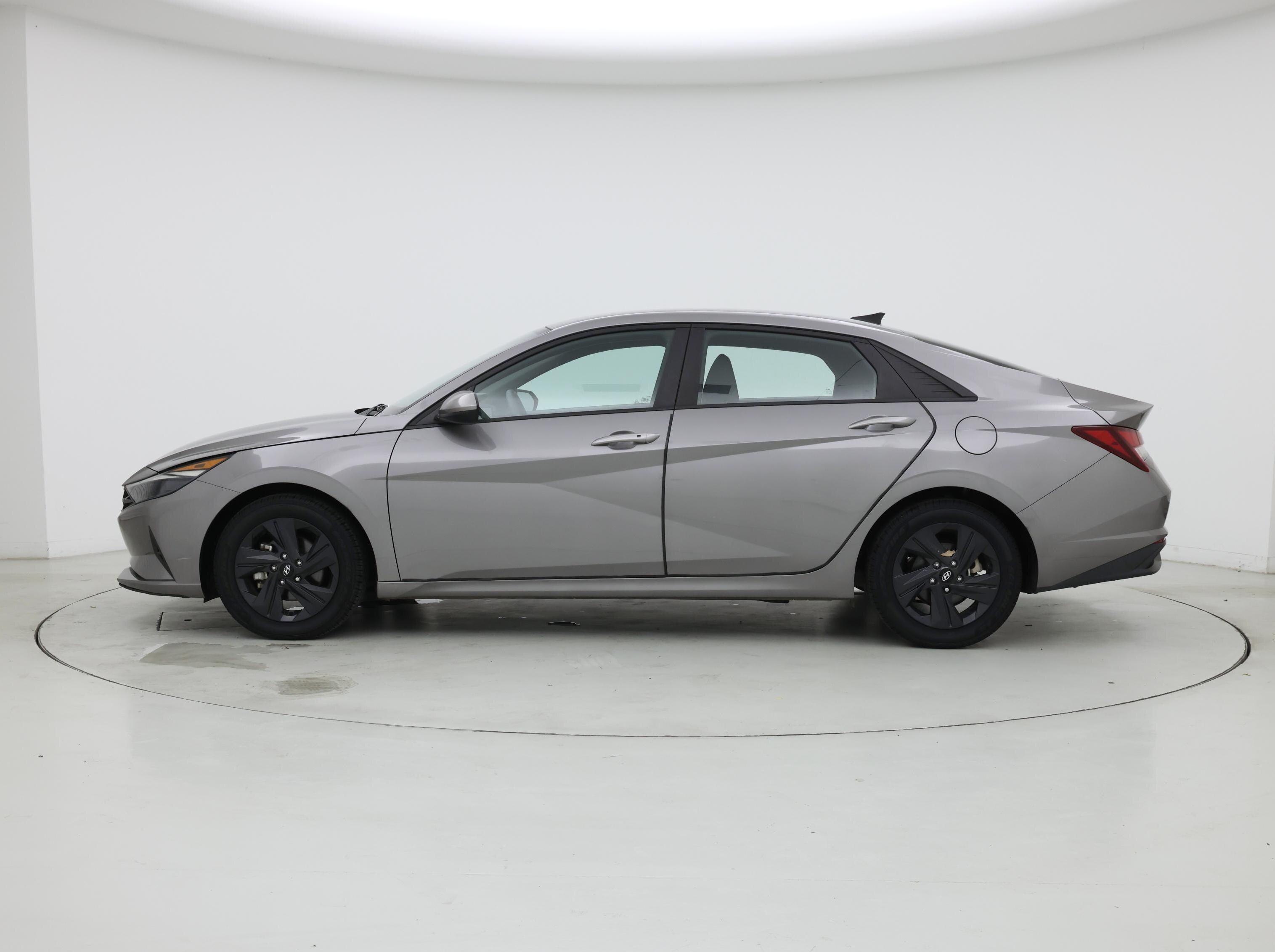 Thumbnail: 2022 Hyundai Elantra - 3