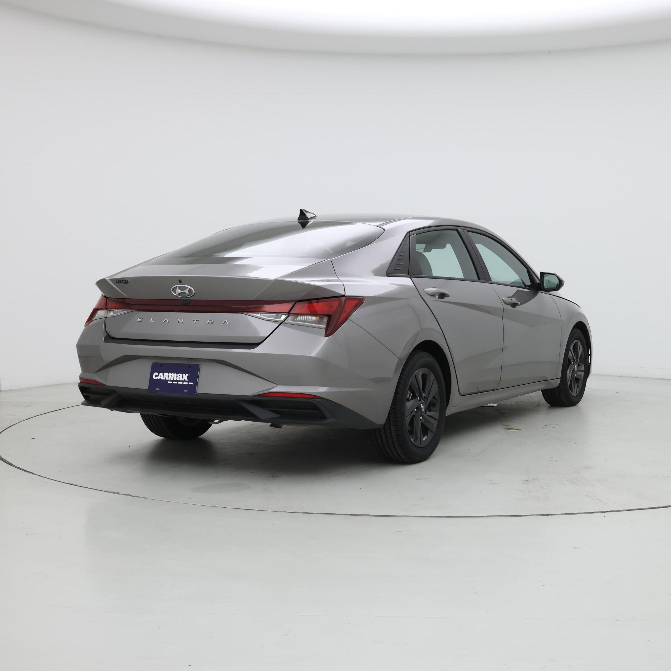 Thumbnail: 2022 Hyundai Elantra - 8