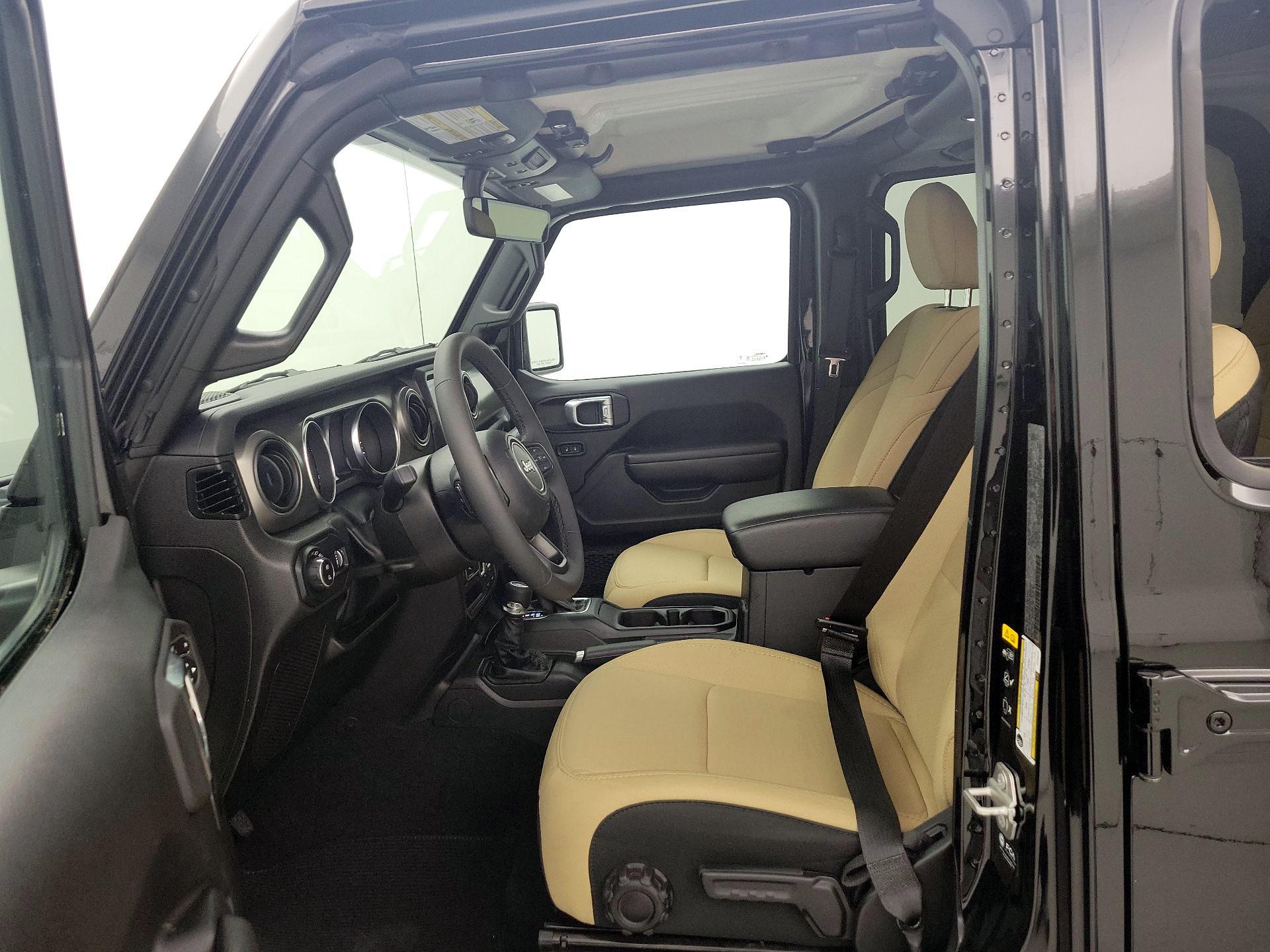 Thumbnail: 2023 Jeep Gladiator - 11