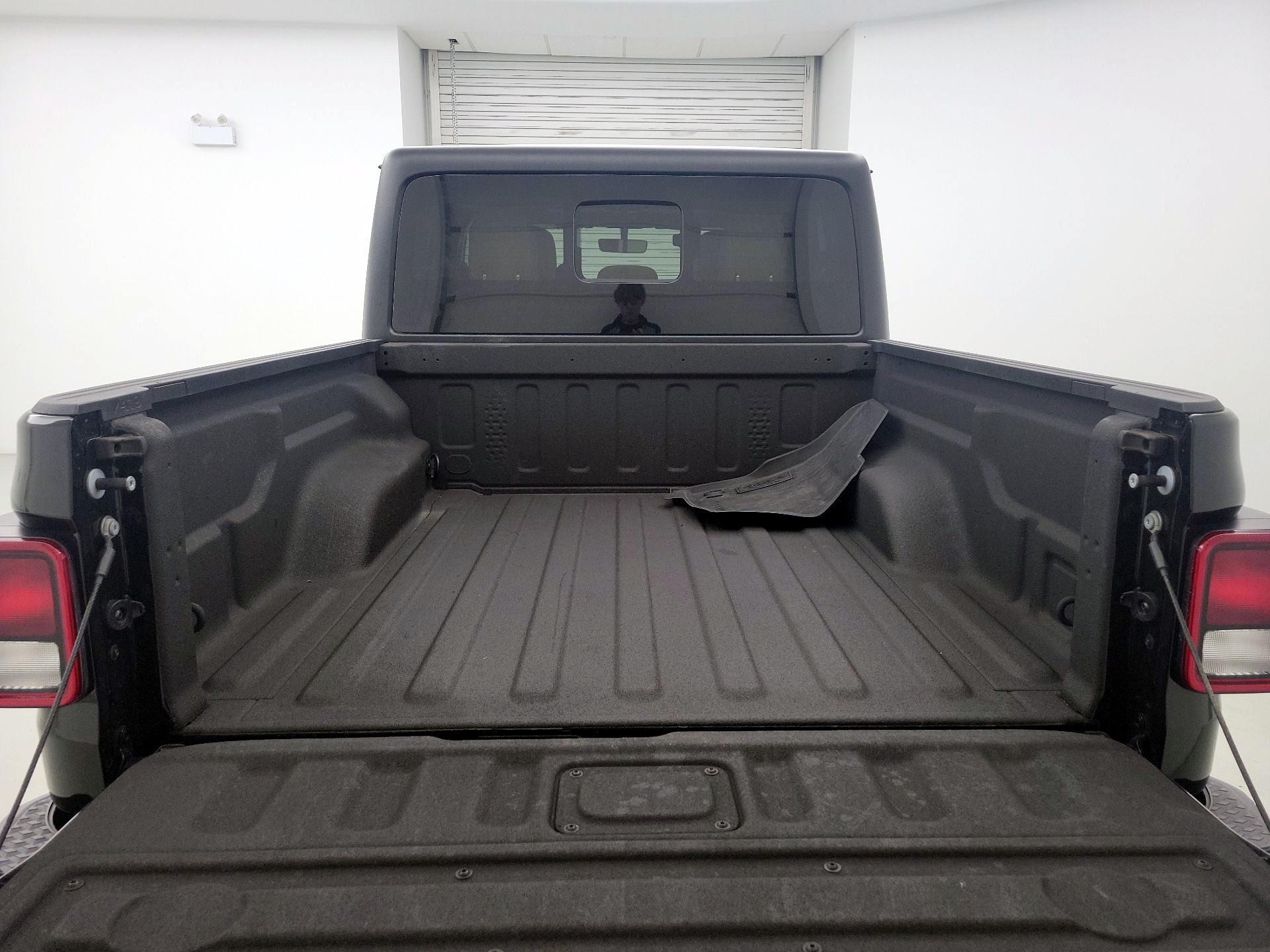 Thumbnail: 2023 Jeep Gladiator - 19