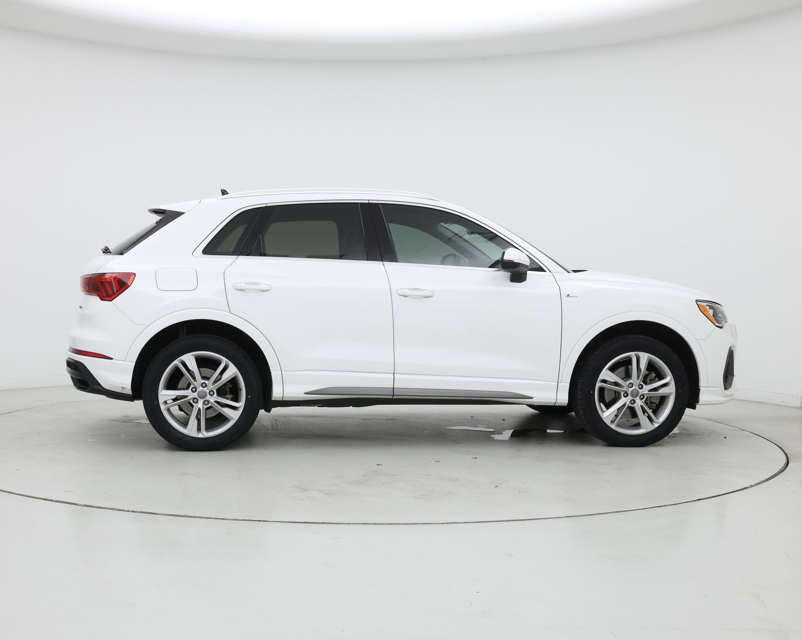 Thumbnail: 2020 Audi Q3 - 7