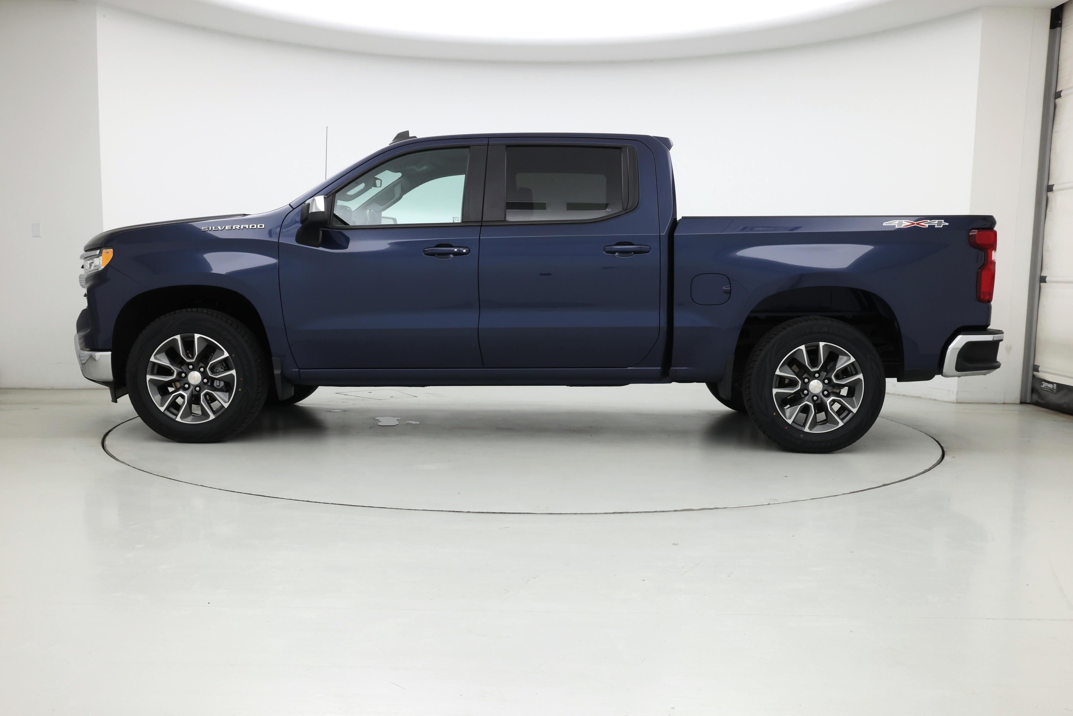 Thumbnail: 2022 Chevrolet Silverado 1500 - 3