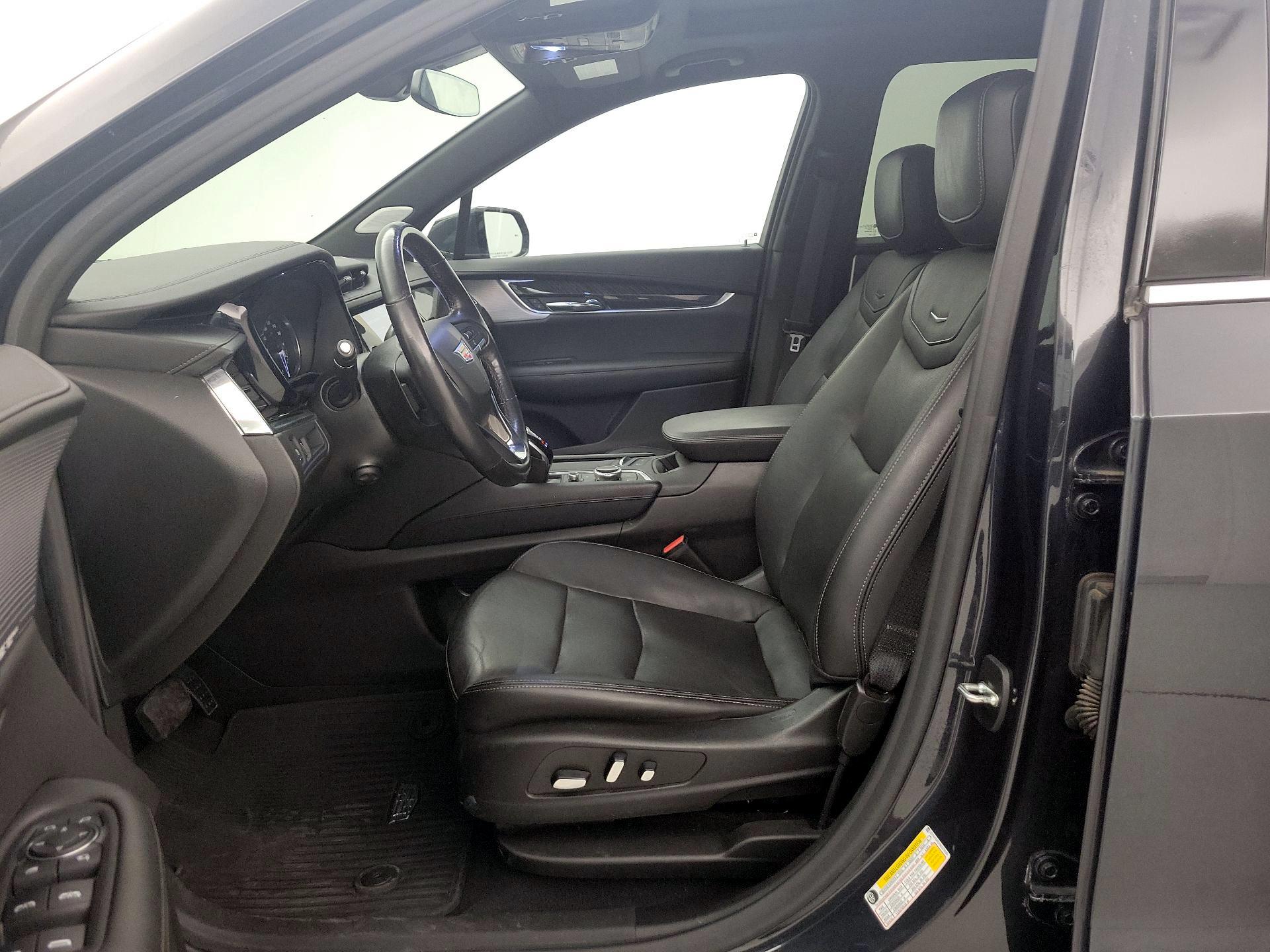 Thumbnail: 2021 Cadillac XT6 - 11